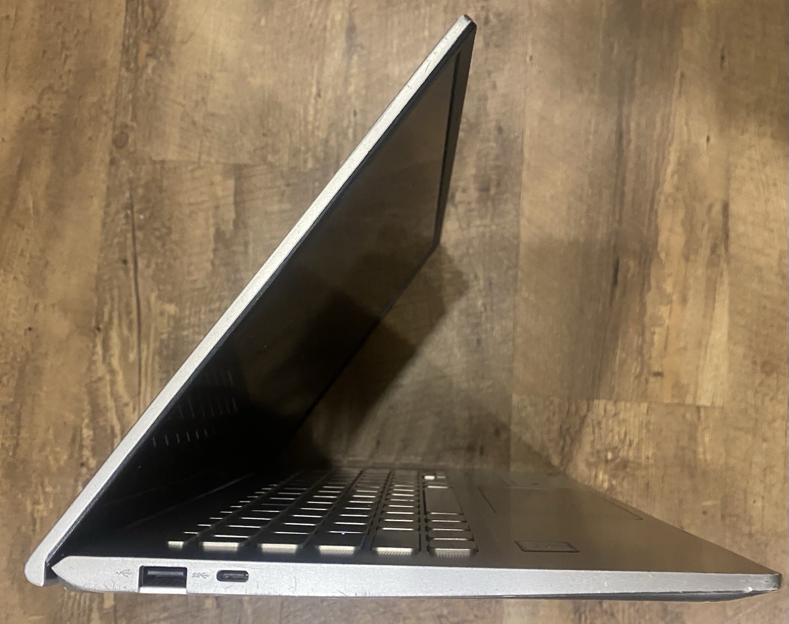 ASUS VivoBook 14 X420UA i5-8250U 8GB 256GB SSD UHD 620 No Charger