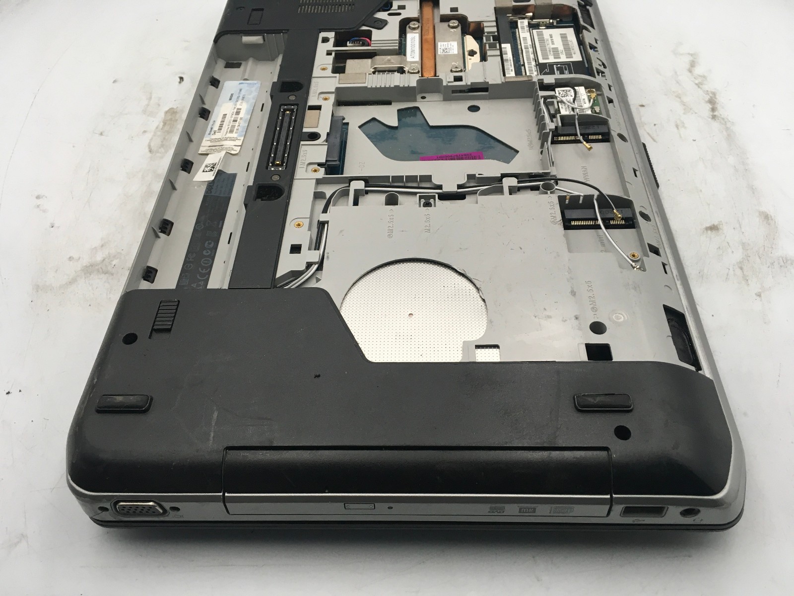 DELL LATITUDE E5530 – FOR PARTS/BROKEN LCD – INTEL i5-3320M – NO RAM – READ – BB