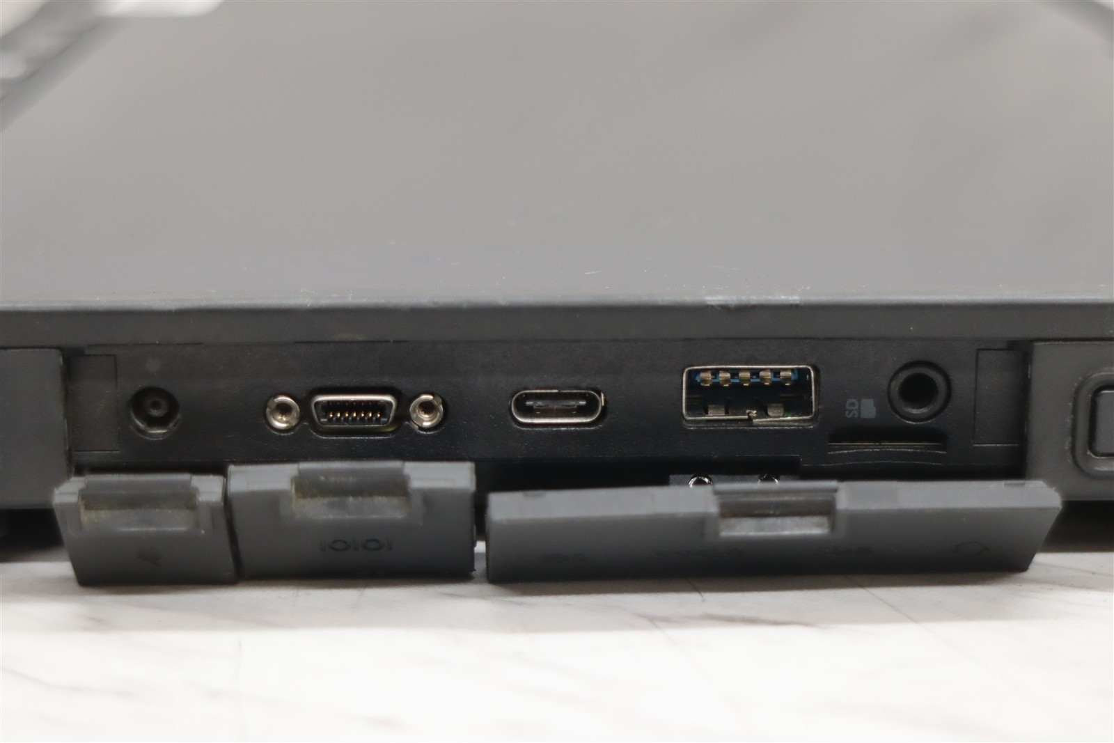 Dell Latitude 7212 Rugged Extreme Intel Core i5-7300U 8GB 128GB Tablet & Adapter