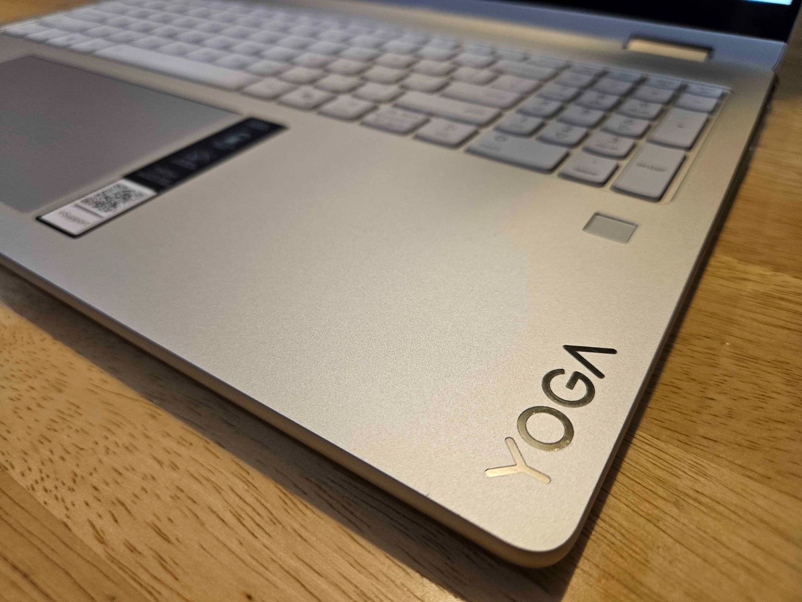 Lenovo – Yoga 7 2-in-1 16″ Ryzen AI 7 350 2.0GHz 16GB RAM 1TB SSD 83JU0003US