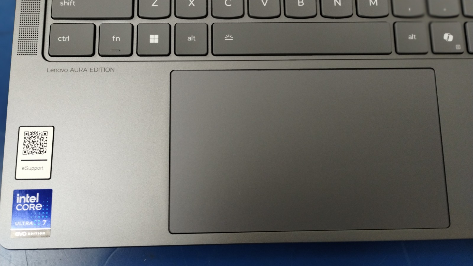 Lenovo Slim 7 14ILL10, Intel Core Ultra 7 258V, 2.20 GHz, 32 GB RAM, 1 TB NVMe