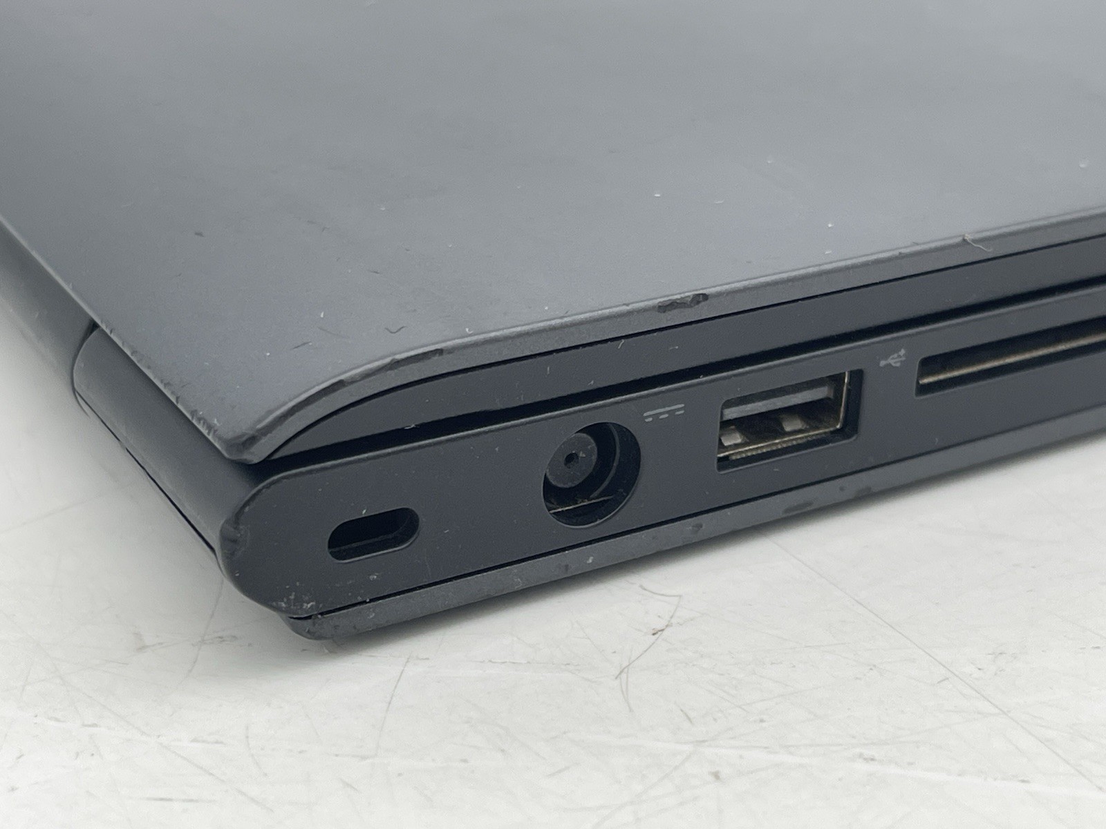 Dell Latitude 3450 14″ Laptop w/ i3-5005U 2.00GHz CPU 4GB DDR3L RAM No HDD