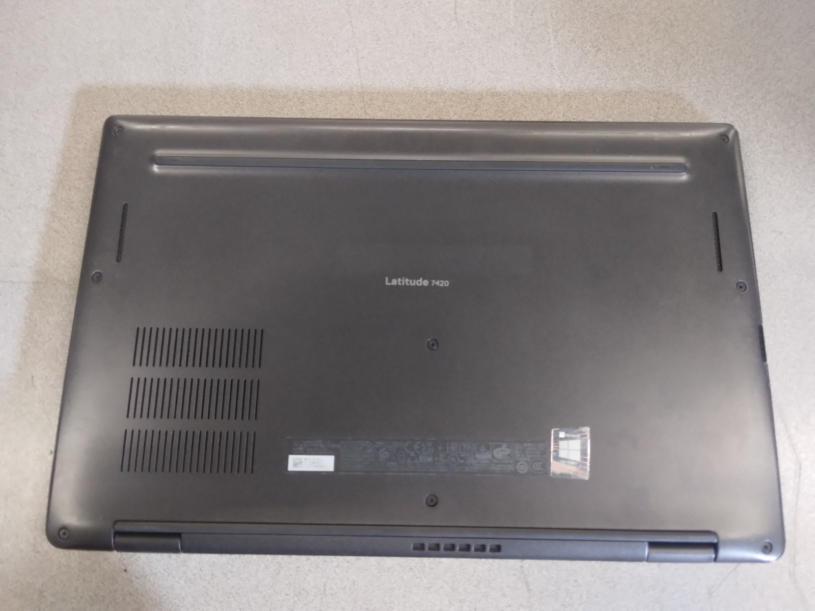 Dell*Latitude*7420*Intel*i5-1145G7*256GB*NVMe*16GB*DDR4*Iris*Xe*Graphics*No*OS