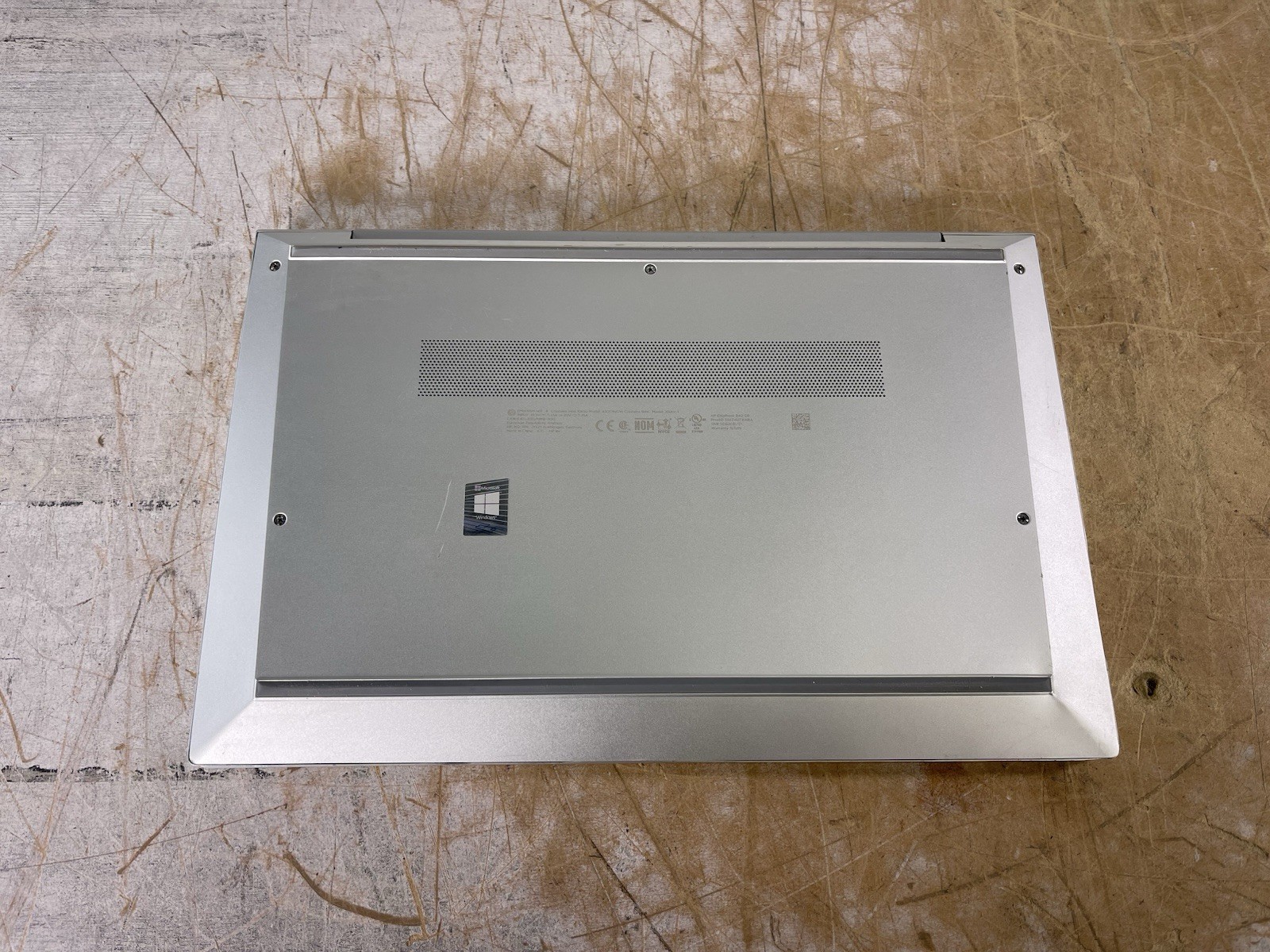 HP ELITEBOOK 840 G8 i7-1165G7 @ 2.80GHz, 8GB RAM, NO HDD/OS – (FOR PARTS)