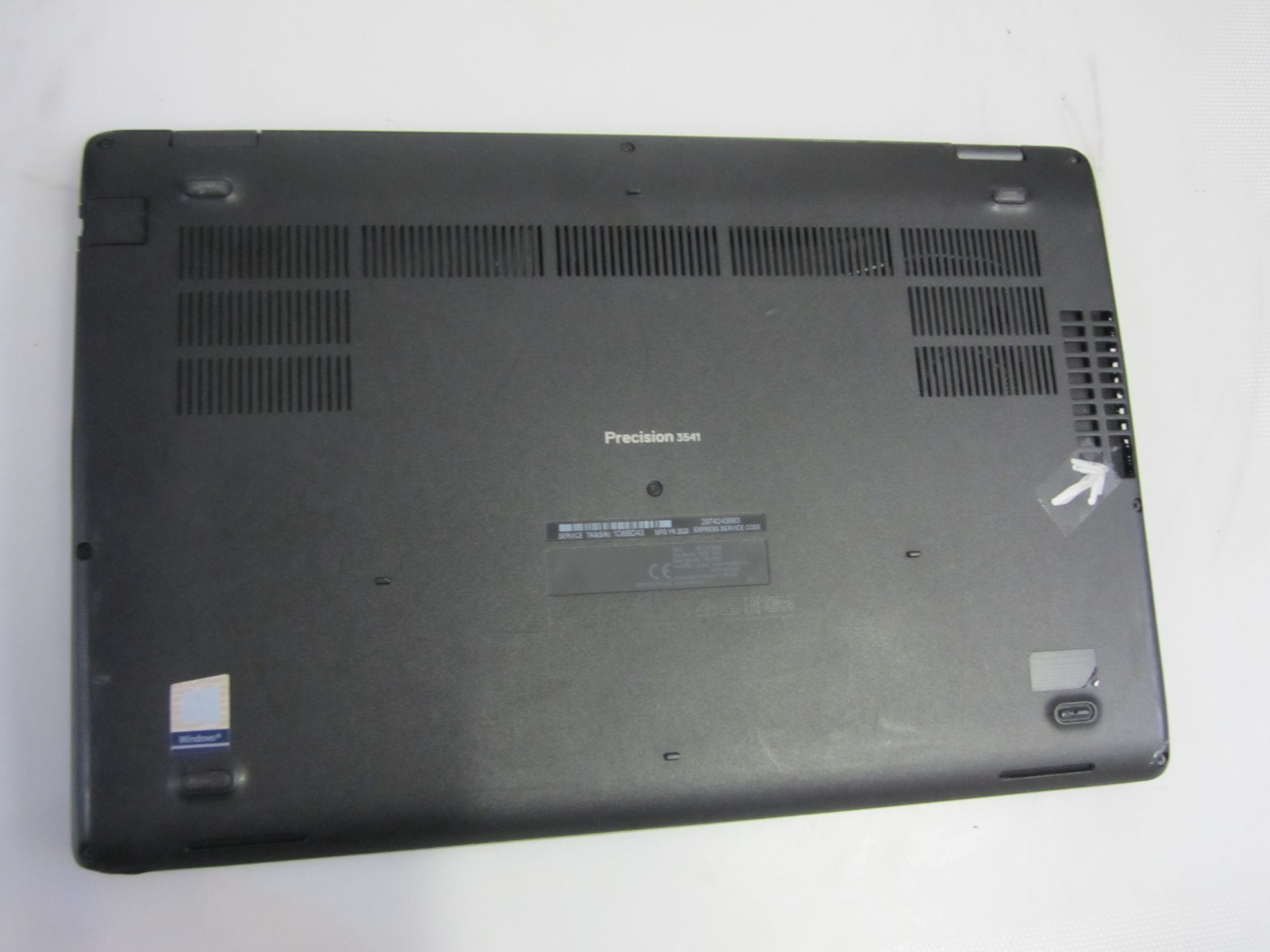 Dell Precision 3541 i5-9400H 16GB 2.50GHz 256GB M2SSD Laptop + AC NOOS/BTRY BIOS