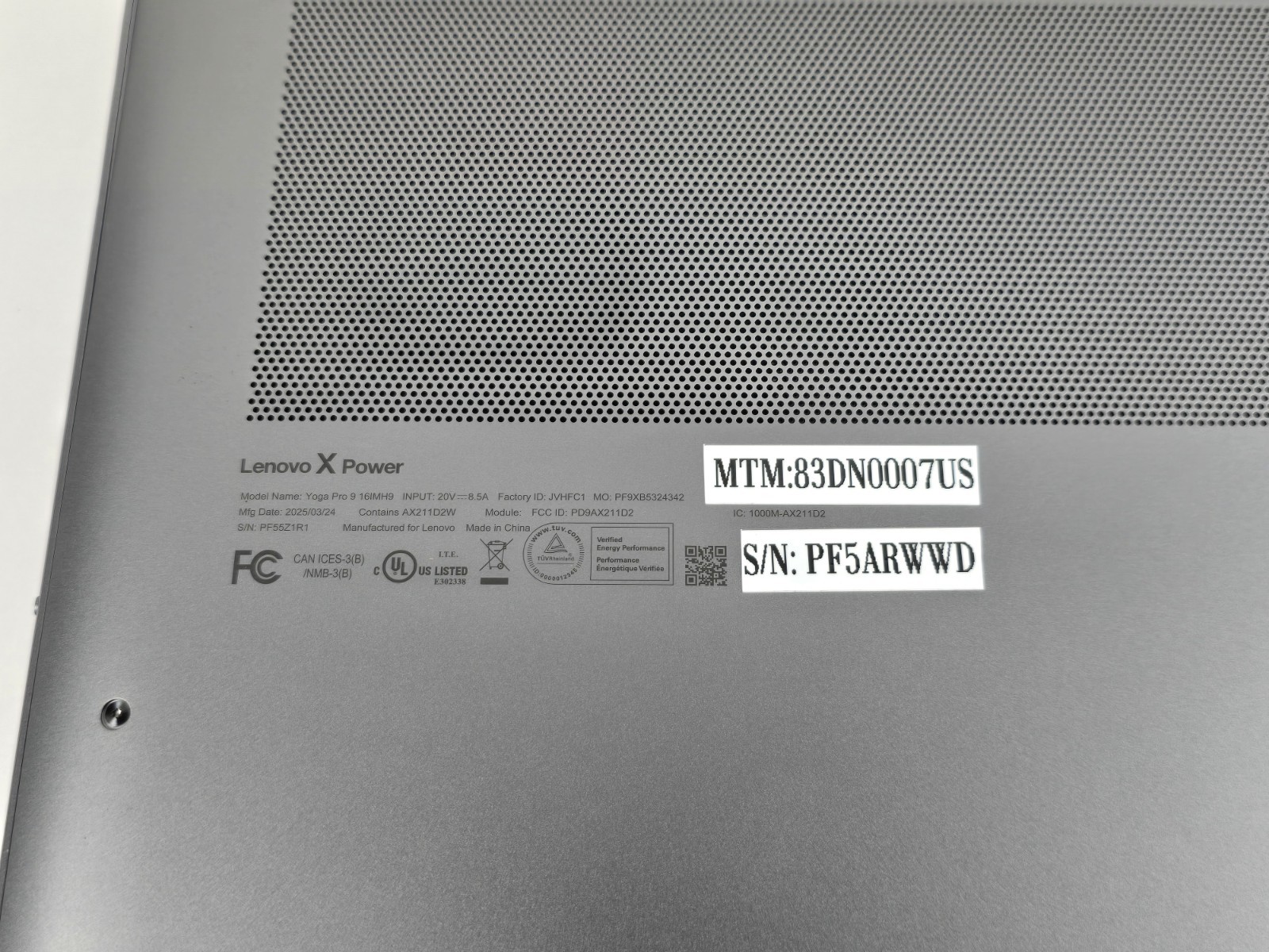 DEFECTIVE Lenovo Yoga Pro 9i 16 32K Core Ultra 9 185H 32GB 1TB SSD RTX 4 G3D