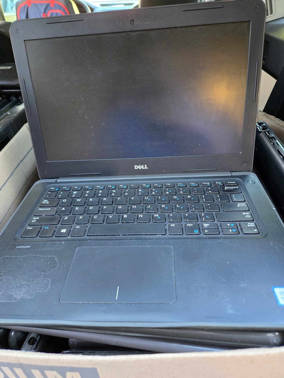 Dell Latitude 3380 13.3″ | i5-7200U @2.5 GHz | 8GB RAM, 256GB SSD, Win 10
