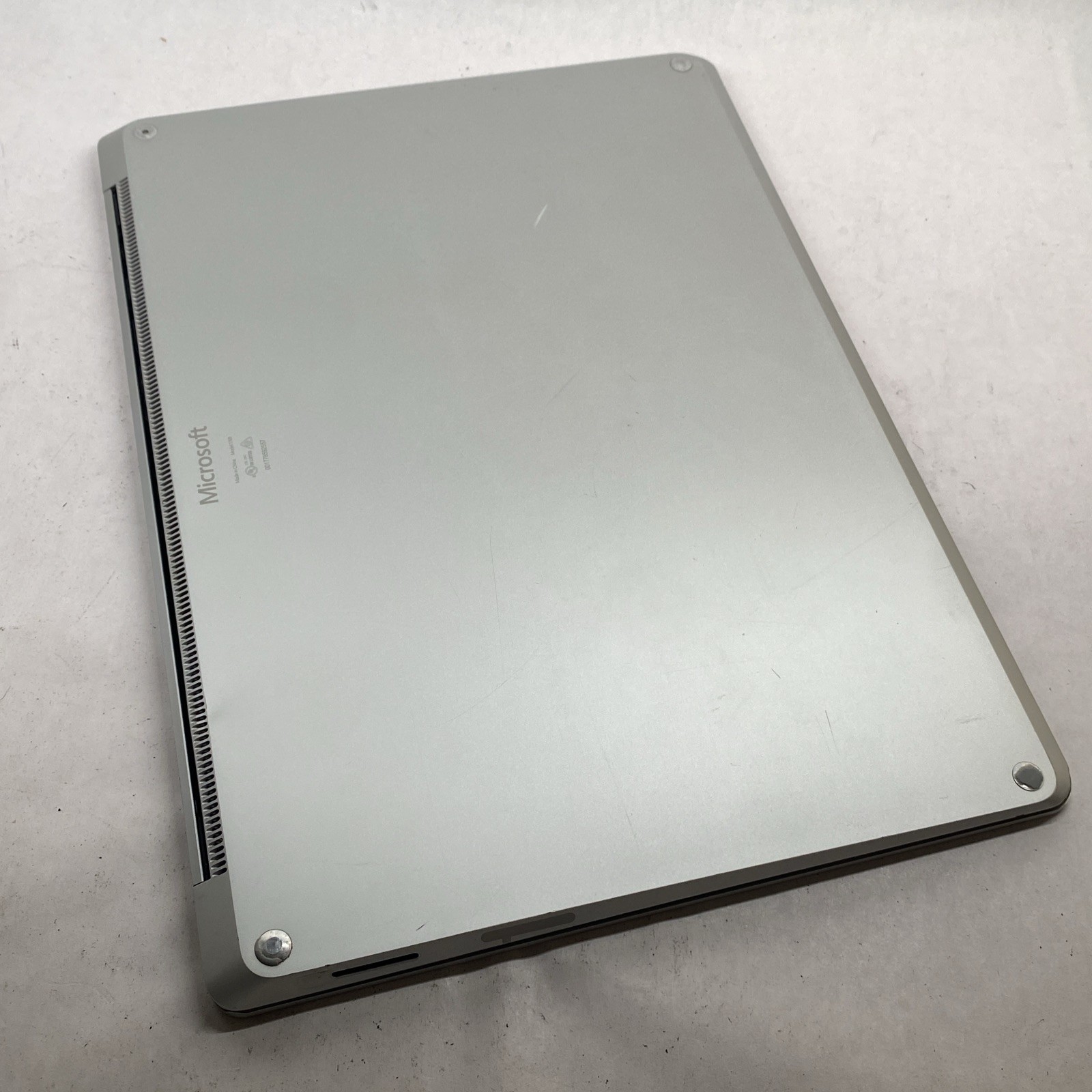 Microsoft Surface Laptop 2 1769 i5-8350U 8GB 256GB Platinum READ