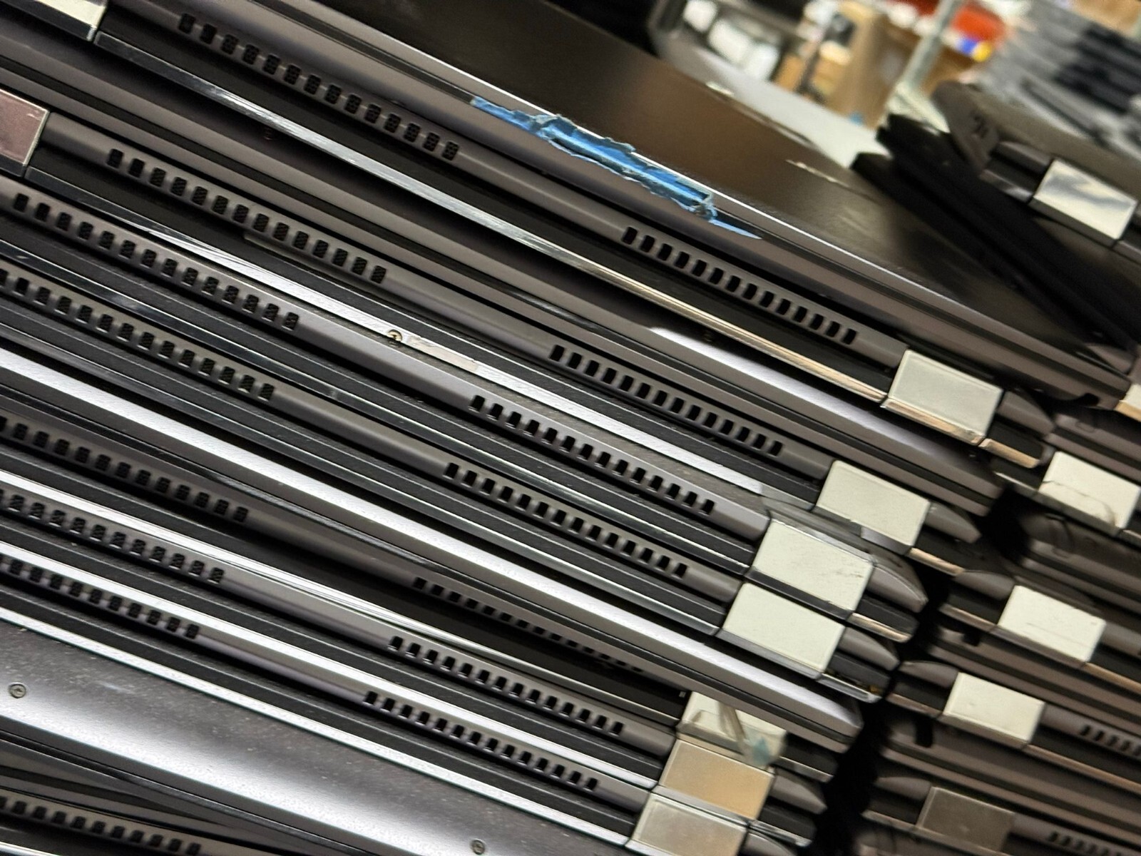 LOT OF 50 – CHROMEBOOK Laptops VARIOUS SIZES / Brands – *AS IS* / UNTESTED READ!