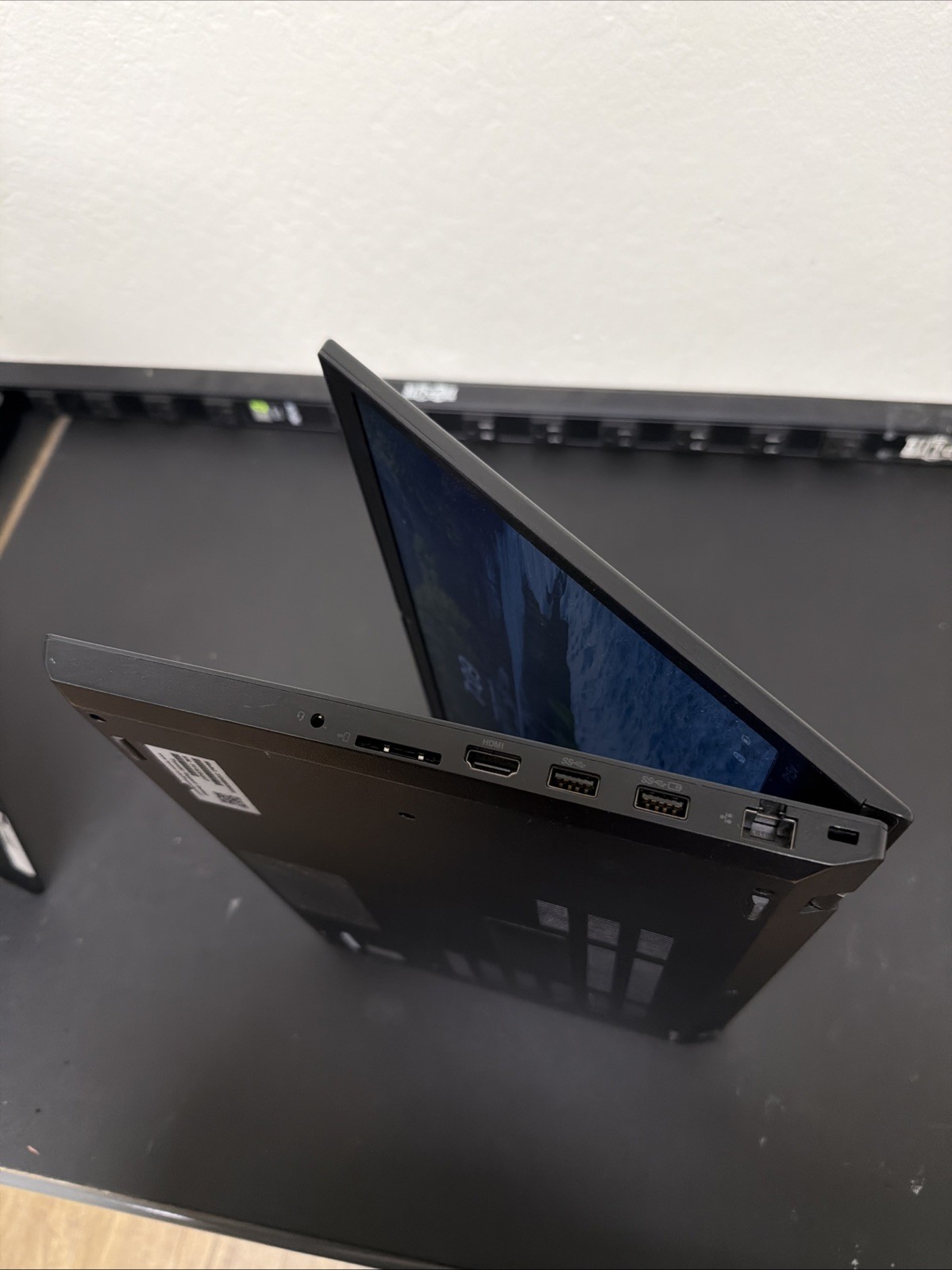 Lenovo ThinkPad P15v Gen 3 15.6FHD i7-12700H 2.3GHz 16GB RAM 512GB SSD Excellent