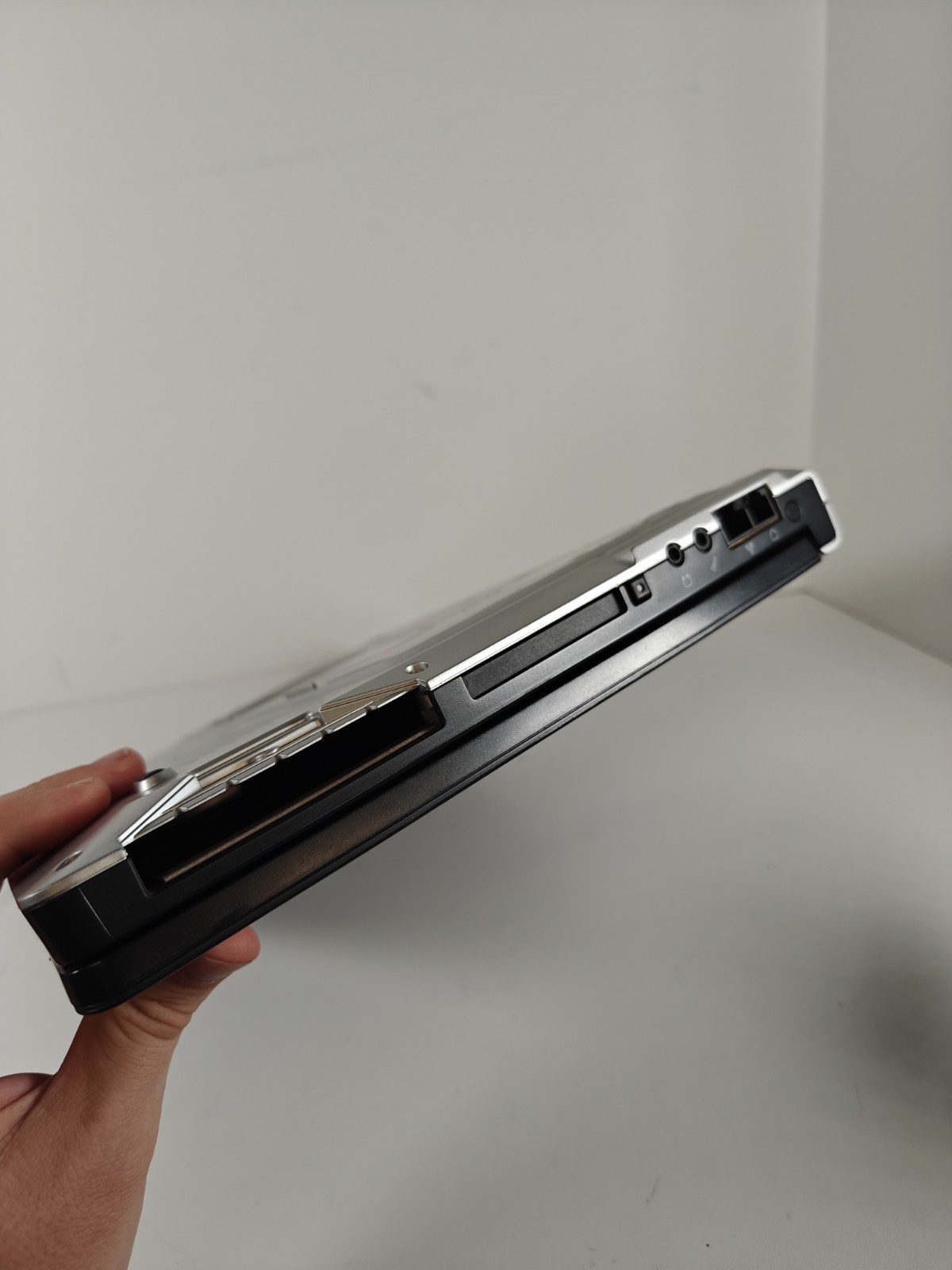 Dreamcom Vintage Laptop Mobile AMD Sempron 3000+1805MHz 480MB Ram No OS/HDD