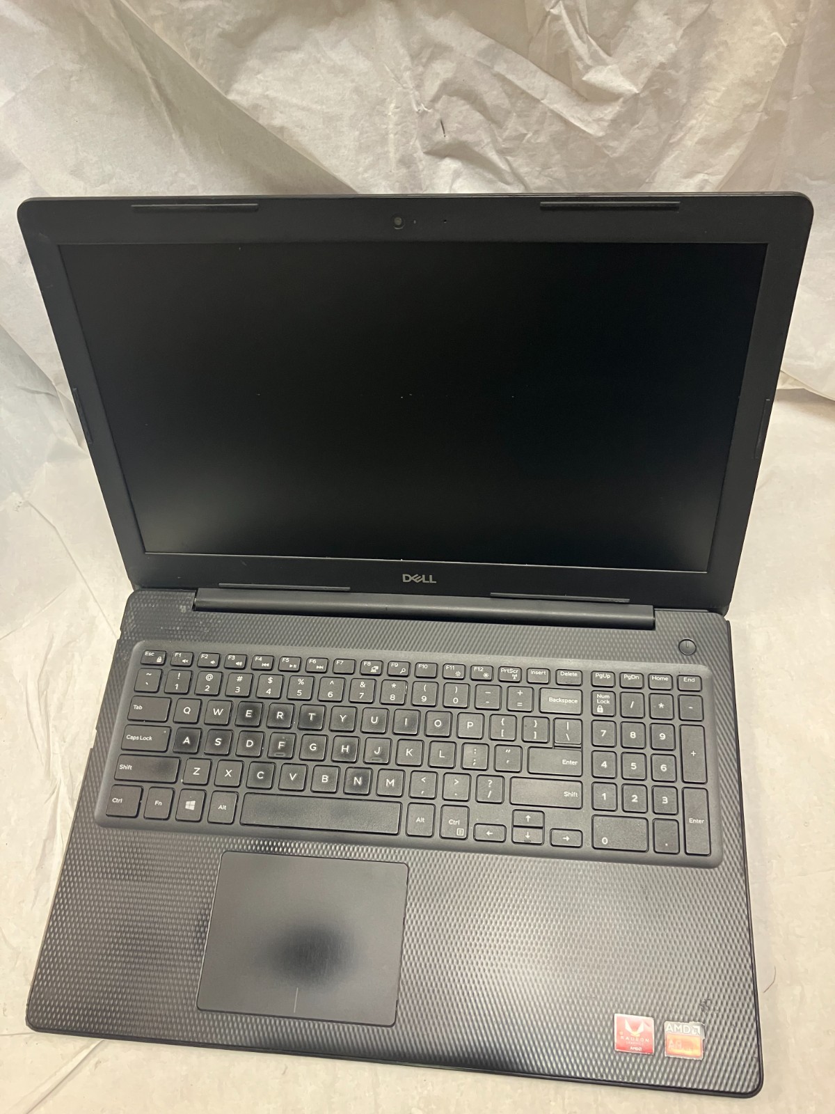 Dell Inspiron 3595 15.6″ AMD A9-9425 Radeon R5 no SSD no Ram FOR PARTS