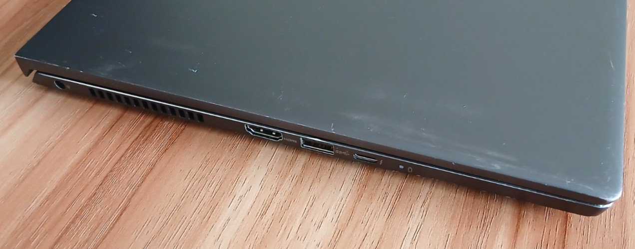 DELL VOSTRO 15 7510 i7-11800H RXT 3050 15.6″ FHD 8/512***READ