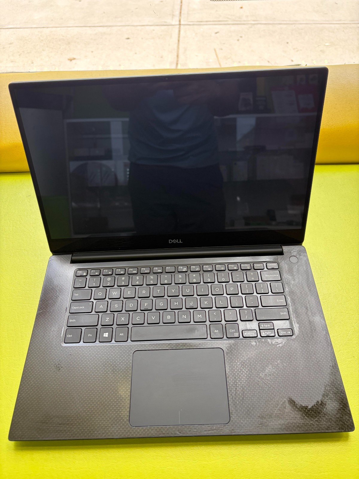DELL XPS 15 7590 INTEL CORE i7-9750H 1TB SSD 32GB OF RAM BATTERY HEALTH IS GOOD