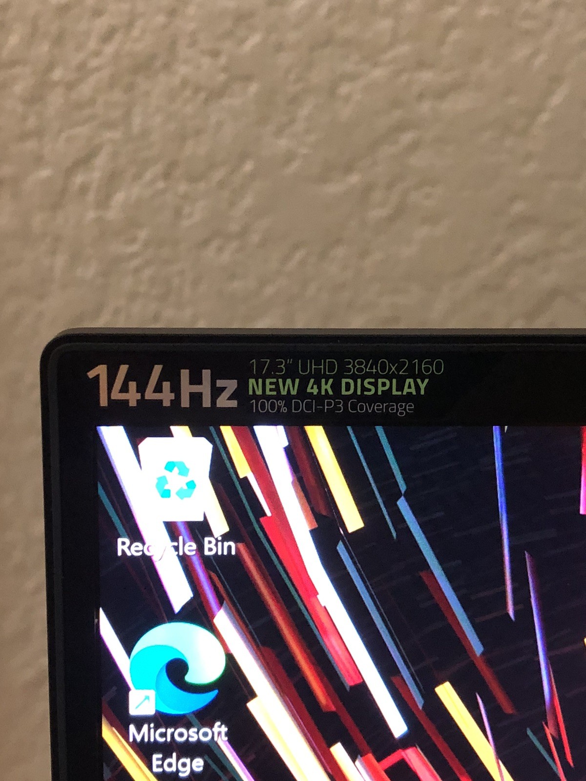 Razer Blade 17 2022 i9-12900H 4K UHD 144Hz 256GB SSD 8GB Ram RTX 3070Ti READ