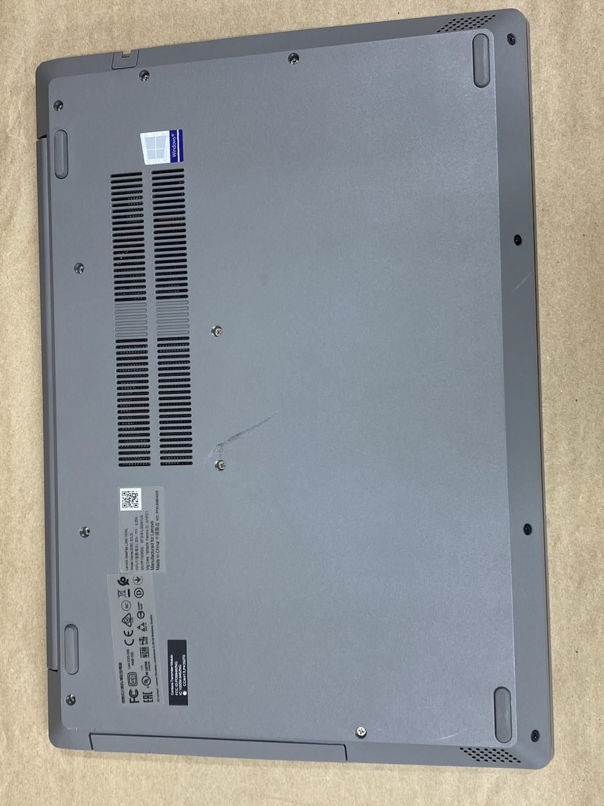 Lenovo 81LG – 15.5″ 1366×768 – Pentium 5405U – 4GB – 256GB SSD – Win 11 Pro