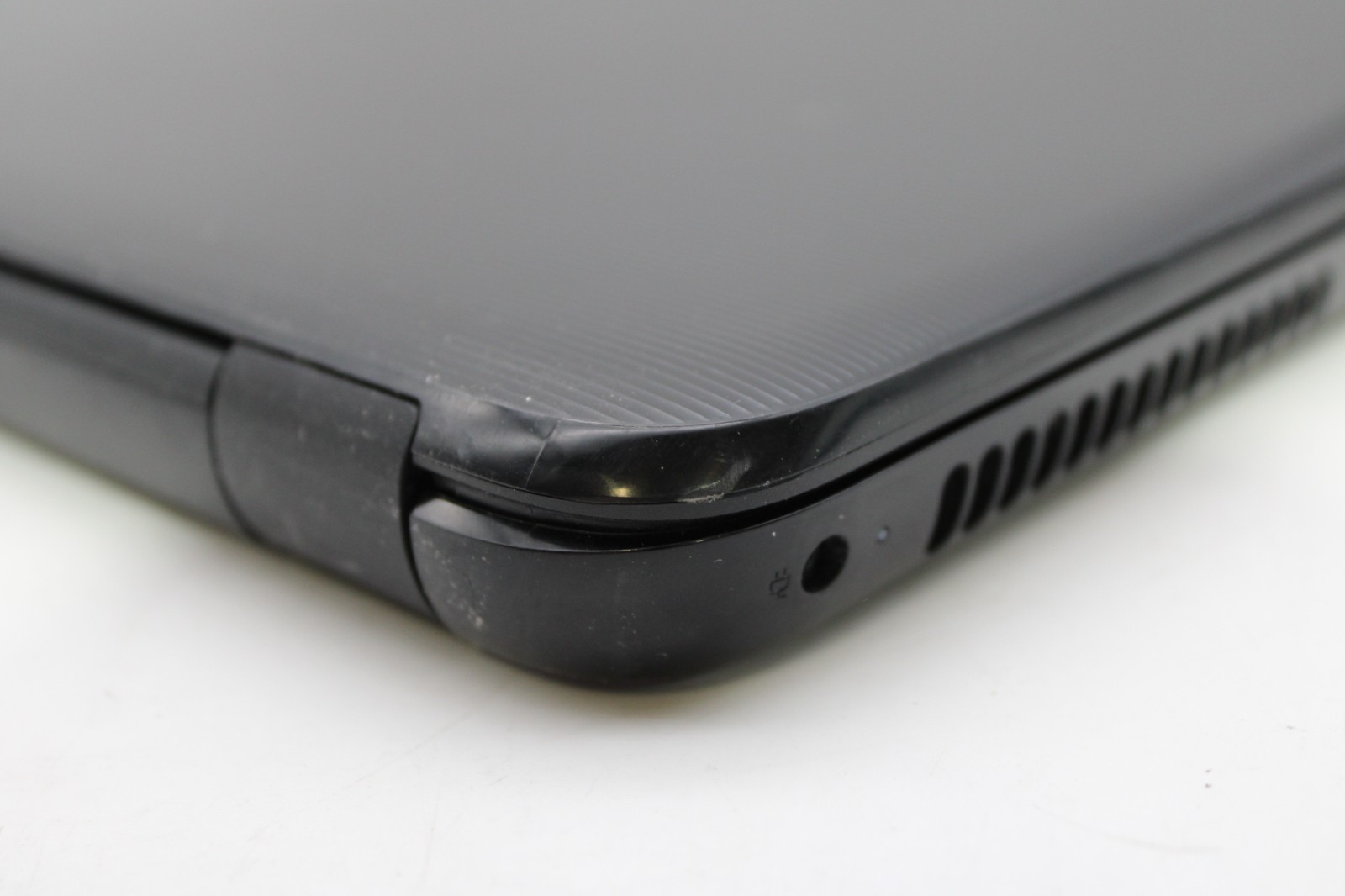HP 15-ba079dx 15.6″ AMD-A 6GB RAM NO STORAGE/OS/POWER *PARTS/REPAIR*
