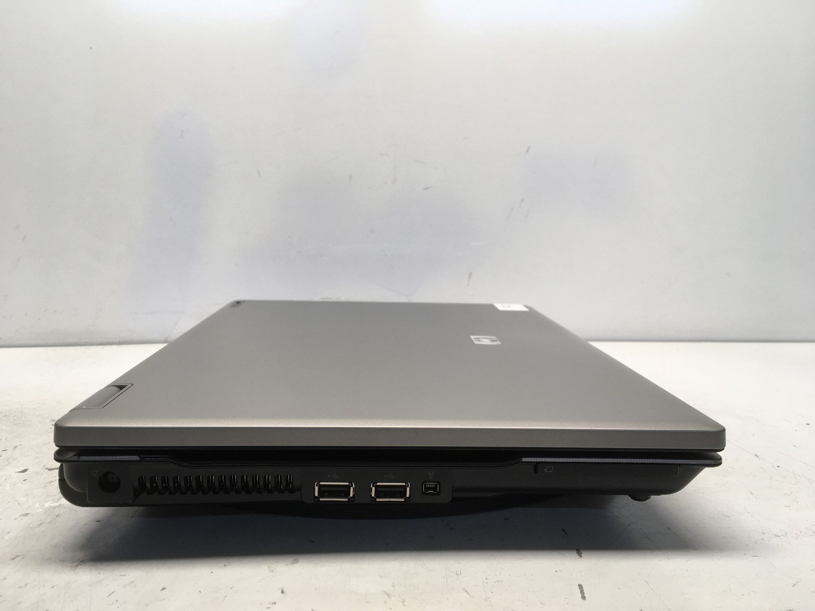 HP Compaq 6730B Intel Core 2 Duo P8400 2.26GHz 2 GB NO HDD No Batt BIOS Locked