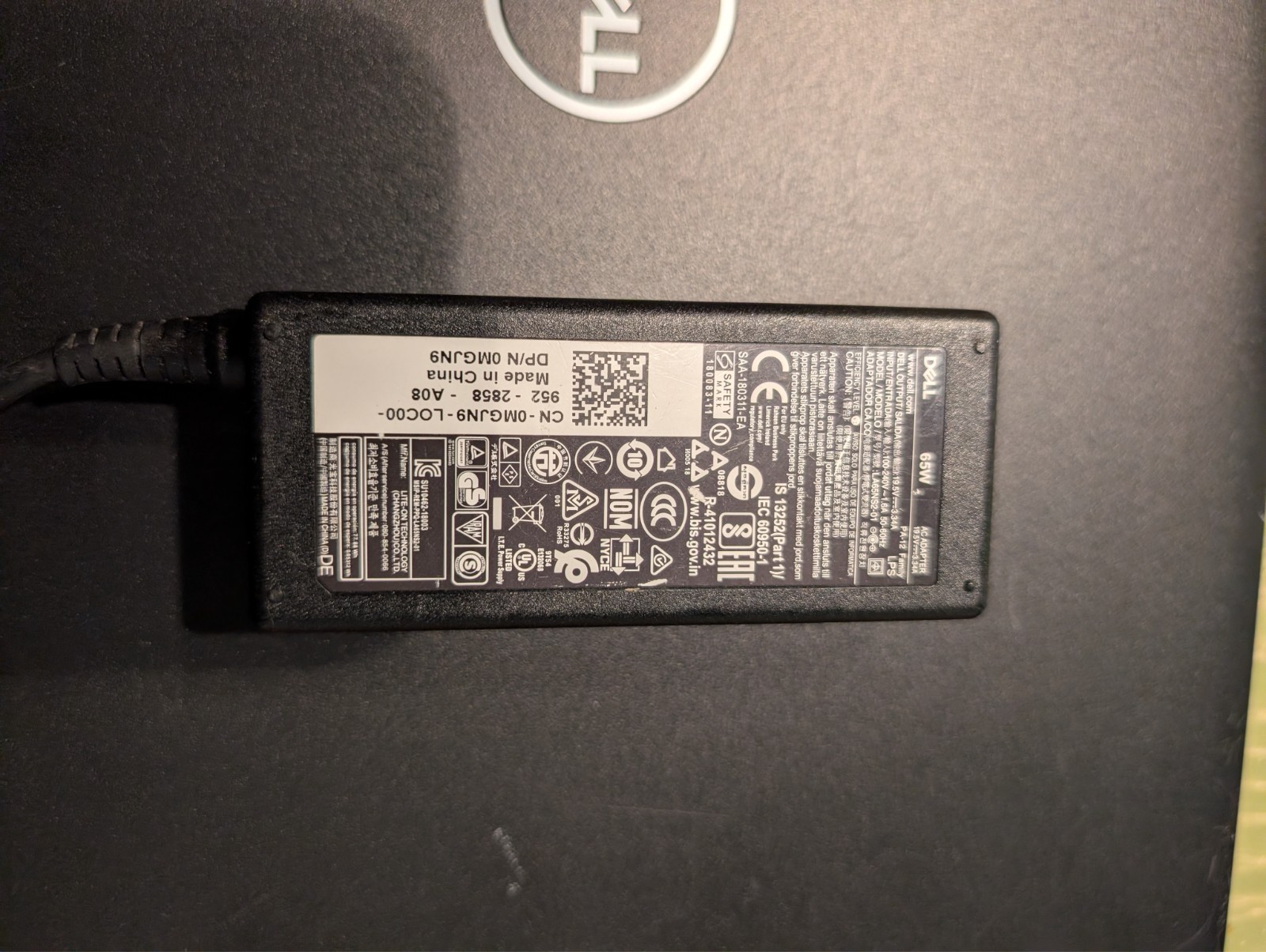 Dell Latitude 3590 Laptop, i5-8250U, 8GB DDR4. 256 GB NVMe, Wifi + BT, Win11 Pro