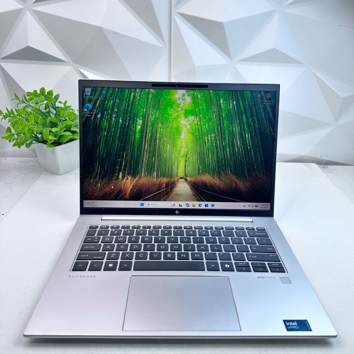 HP EliteBook 840 G11 Laptop, 14″ FHD, Ultra 7 165U, 16GB, 512GB *Please READ*