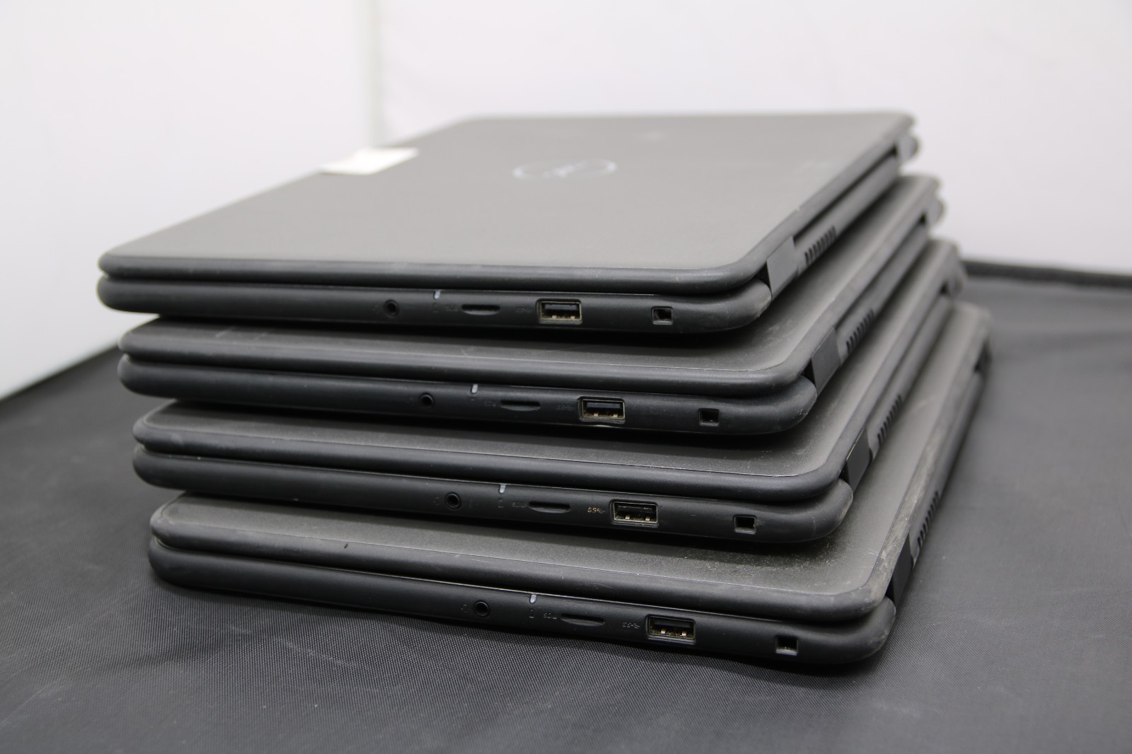 Dell Latitude 3310 – i3-8145U – 8GB, 128GB, Windows 11, 13.3″ +ADP – Lot of 4