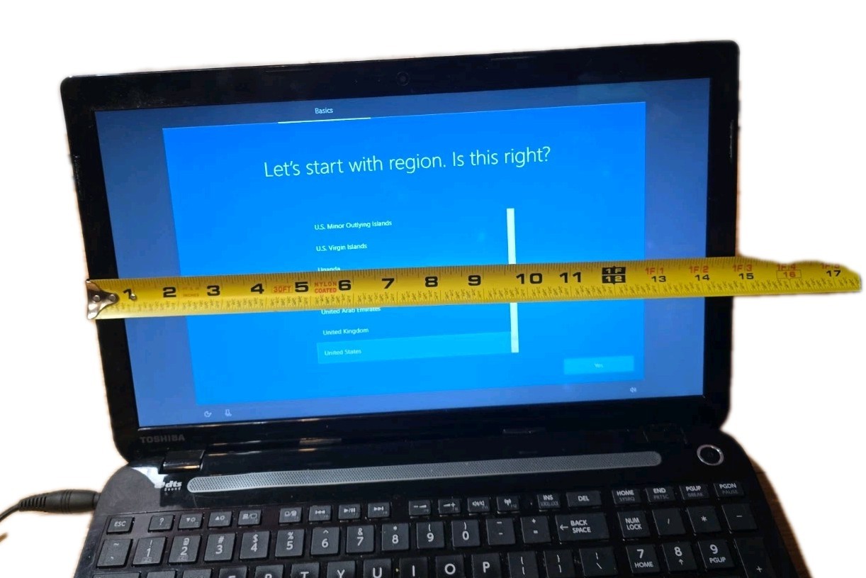 Toshiba Satellite L55 15.6″ Laptop i5-4200U 8GB ~700GB HDD Works Read