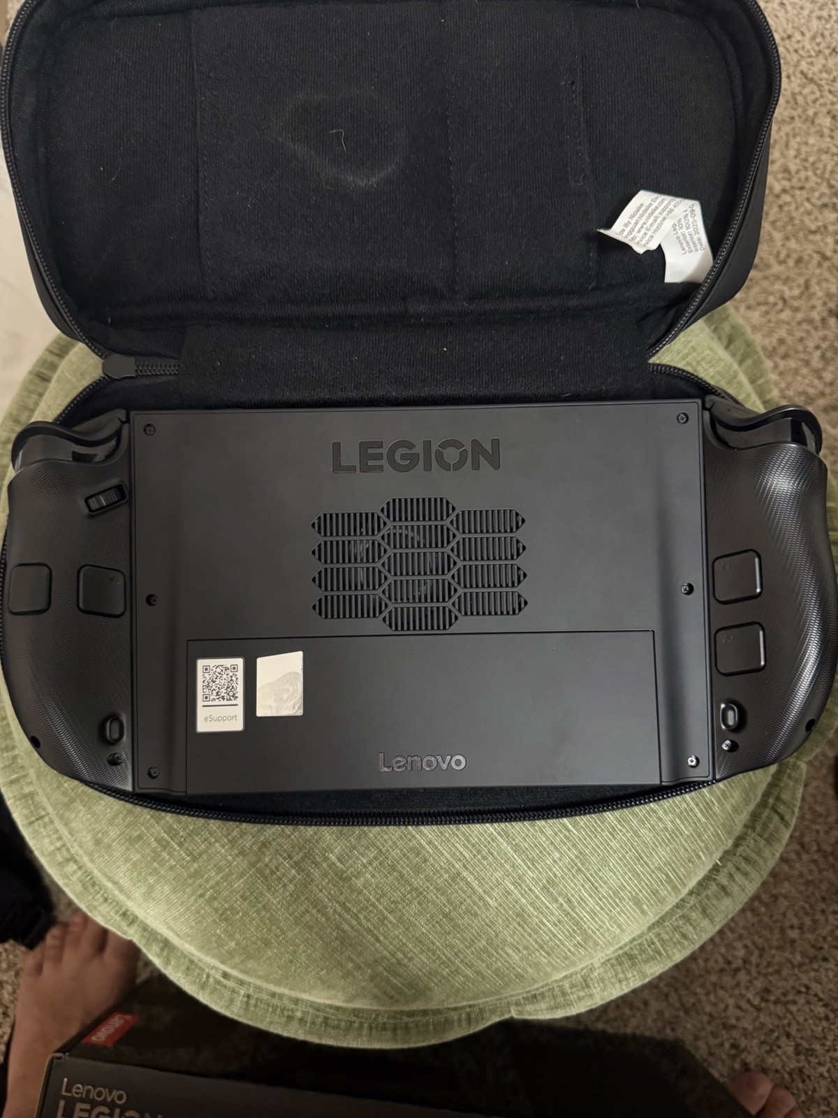 Lenovo Legion Go 2 – AMD Ryzen Z2 Extreme Z2E, 32GB, 1TB. Perfect Condition.