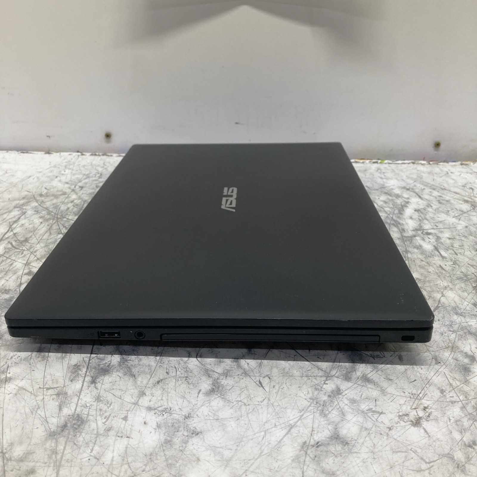 ASUS P2540U Intel Core i7-8550U 1.80GHz 8GB RAM 256 GB SATA win 11pro