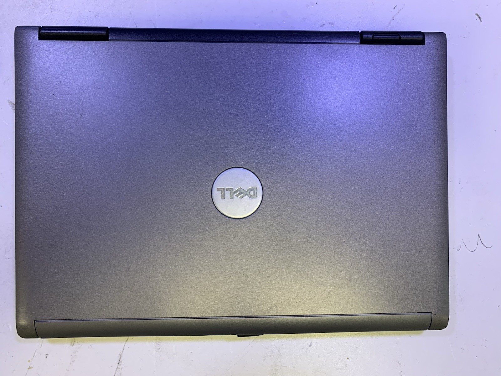 Nice ~ Dell Latitude D420 12″ Laptop Intel Core Duo 1.2GHz 1.5GB RAM (no HDD)