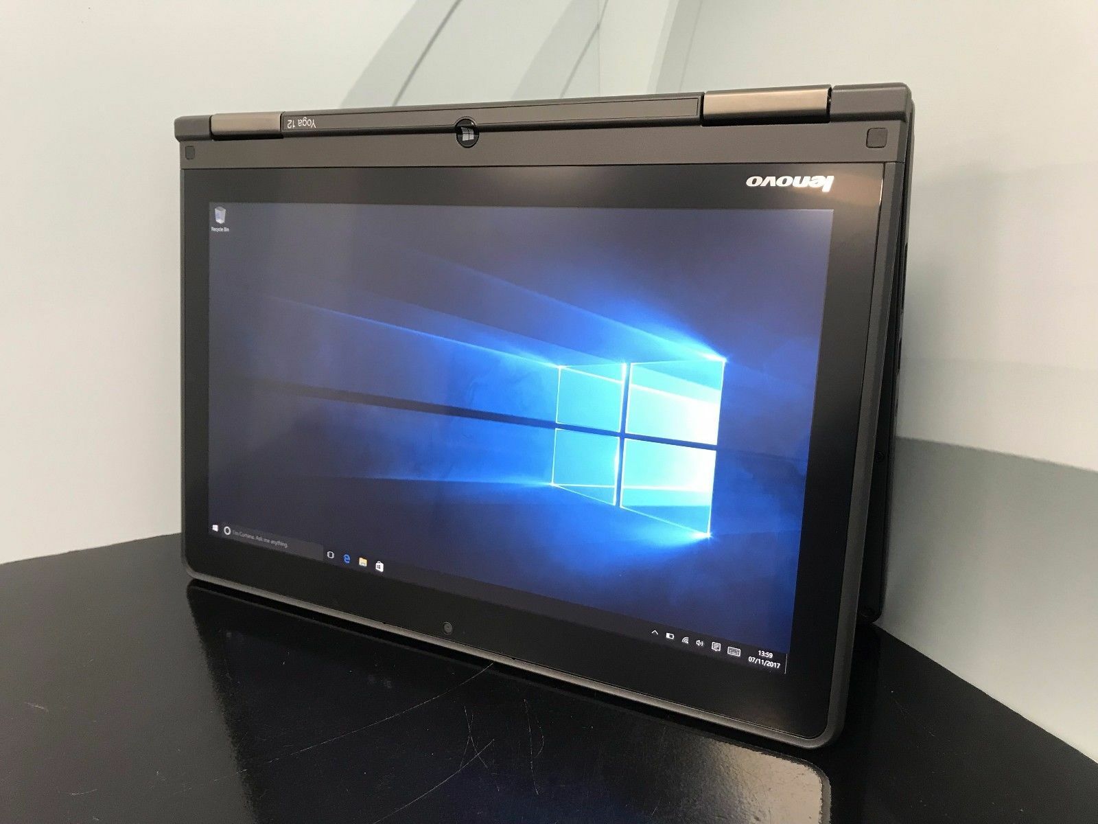 Lenovo ThinkPad 4th Gen Yoga S1 Core I7 8GB 256GB SSD Windows 10 pro IPS Screen