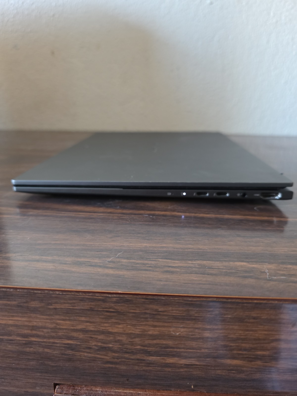 ASUS Zenbook 14″ FHDOLED Touch Screen Laptop Intel Core Ultra 9 32GB RAM 1TB SSD