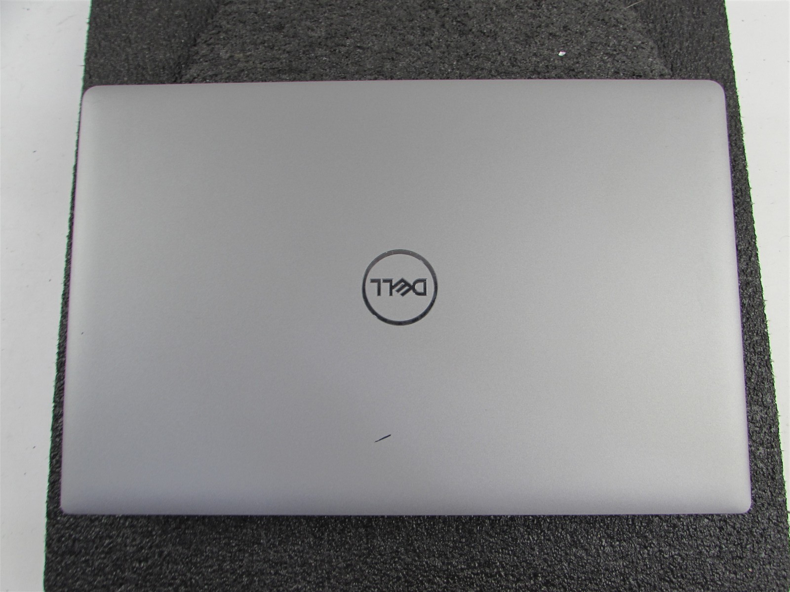DELL LATITUDE 5520 1920X1080 FHD CORE I7-1185G7 NO SSD NO RAM NO O.S
