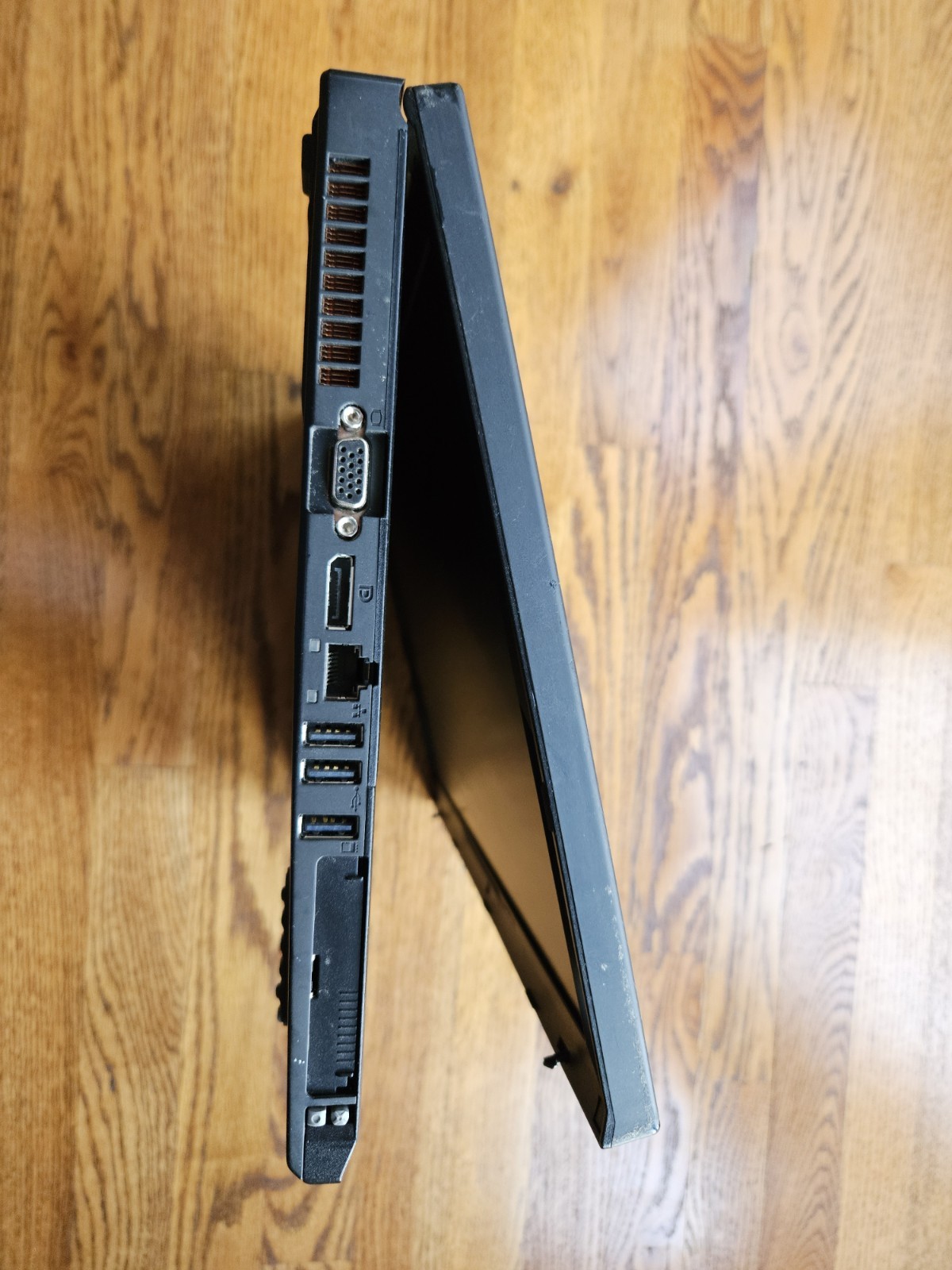 ThinkPad T500 4 GB/320 GB HDD/15″ screen/ Windows XP Pro. Ready to Use