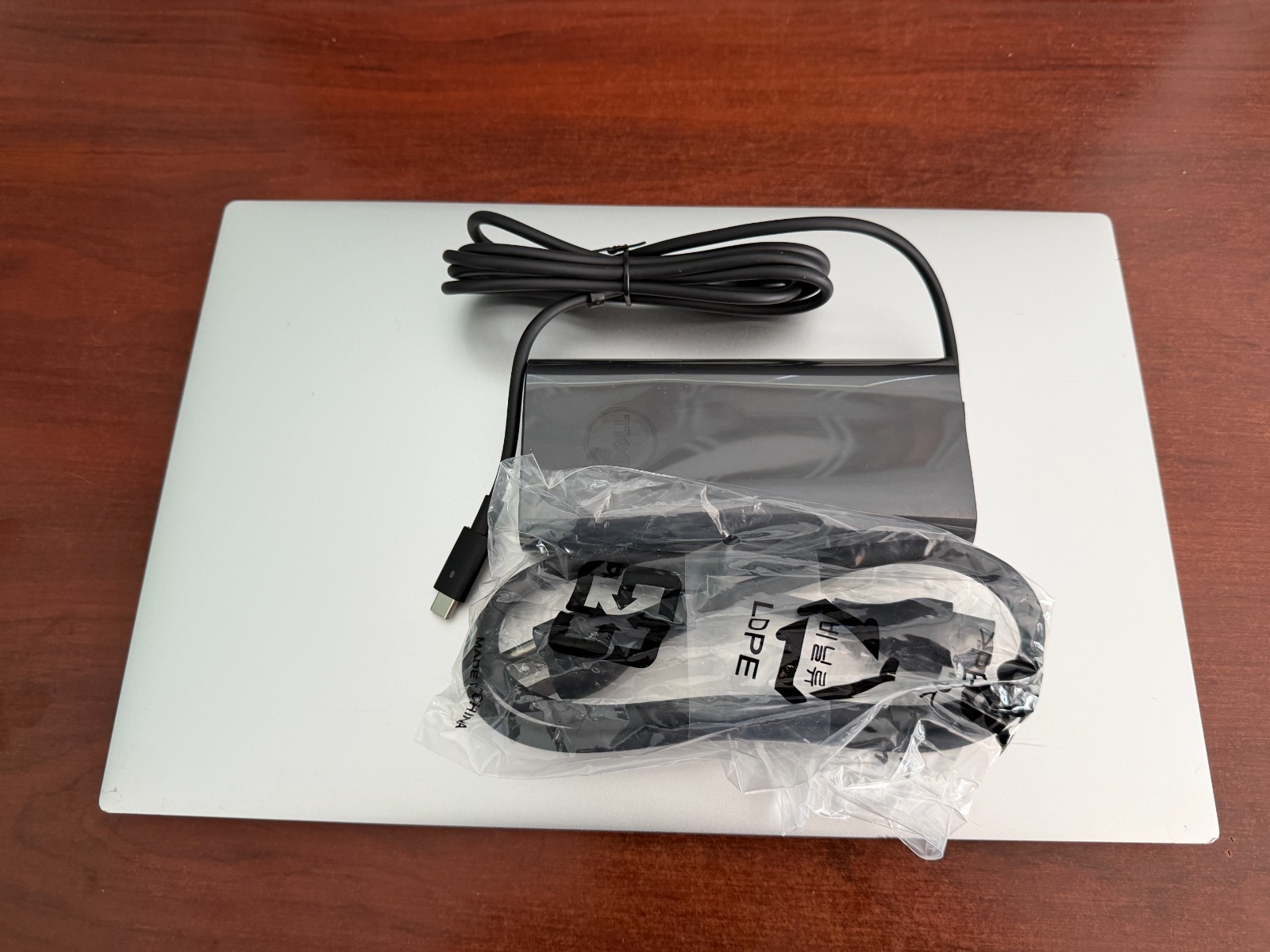 Dell XPS 15 9530 Core i7-13700H 16GB 1TB NVME RTX 4050 FHD+ Win11 130W Charger