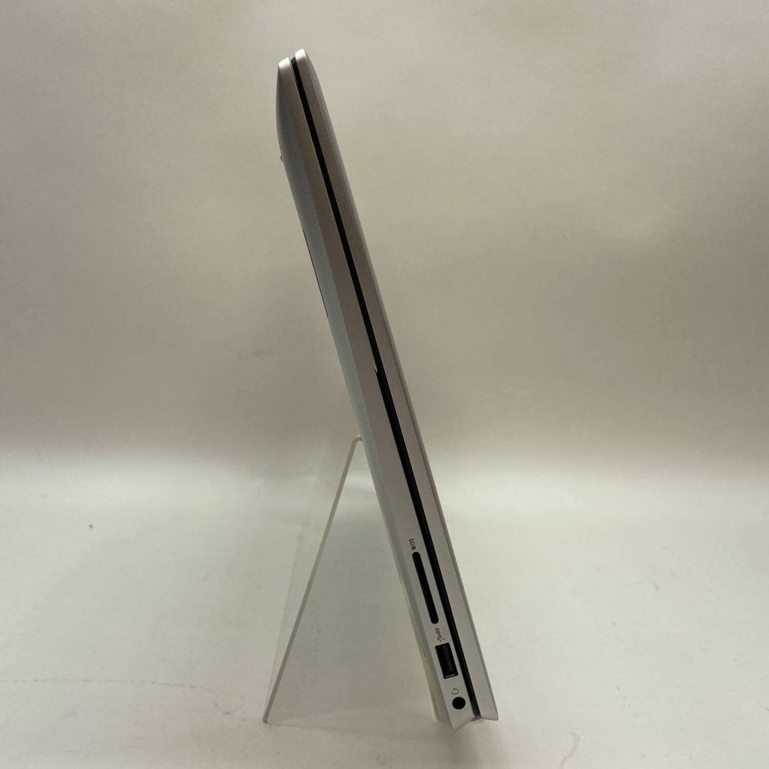 Dell Inspiron 14 5425 14″ Ryzen 5 5625U 2.3GHz 16GB RAM 512GB SSD