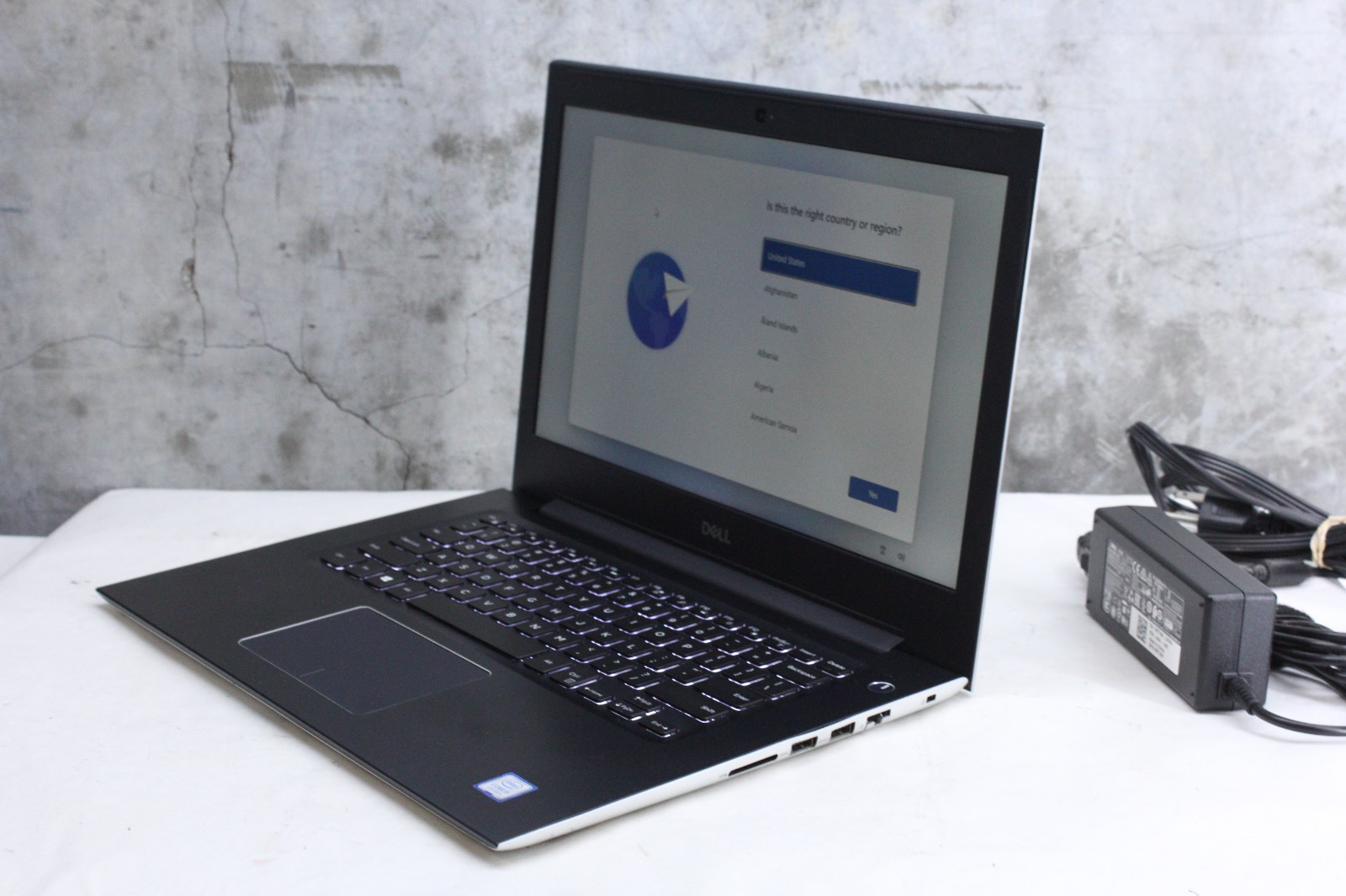 Dell Vostro 5471 | Cosmetic Grade C | i5-8250U, 8GB Ram, 256GB NVMe, Win 11 P