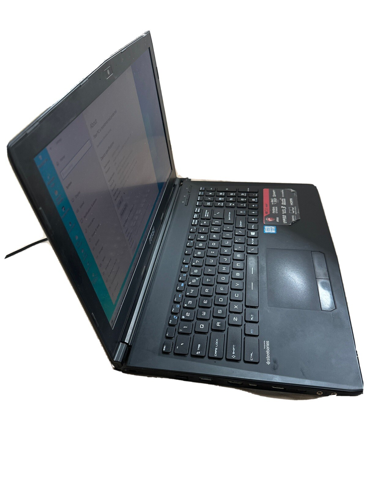 MSI GL62M 7RD-1407 15.6″ (256GB, Intel Core i5 7th Gen., 2.50GHz, 8GB) Laptop –