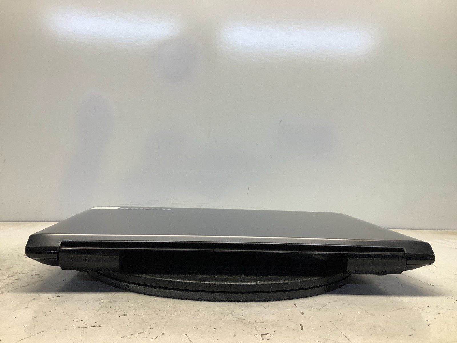 Lenovo V570 1066 Intel i5-2430M 2.4GHz 6 GB NO HDD/Battery