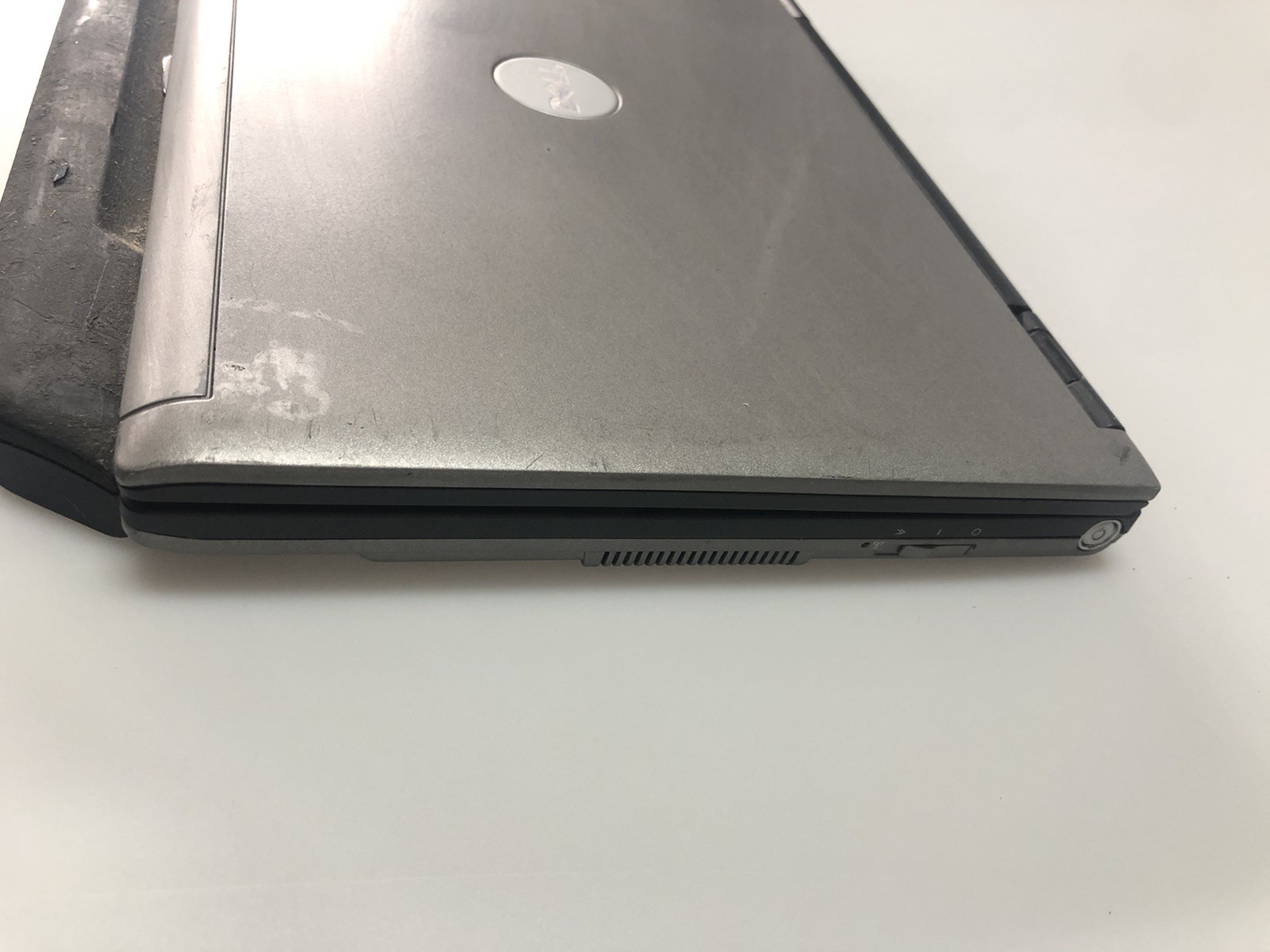 Dell Latitude D420 12.1” Laptop Intel Core Solo No HDD/Connector