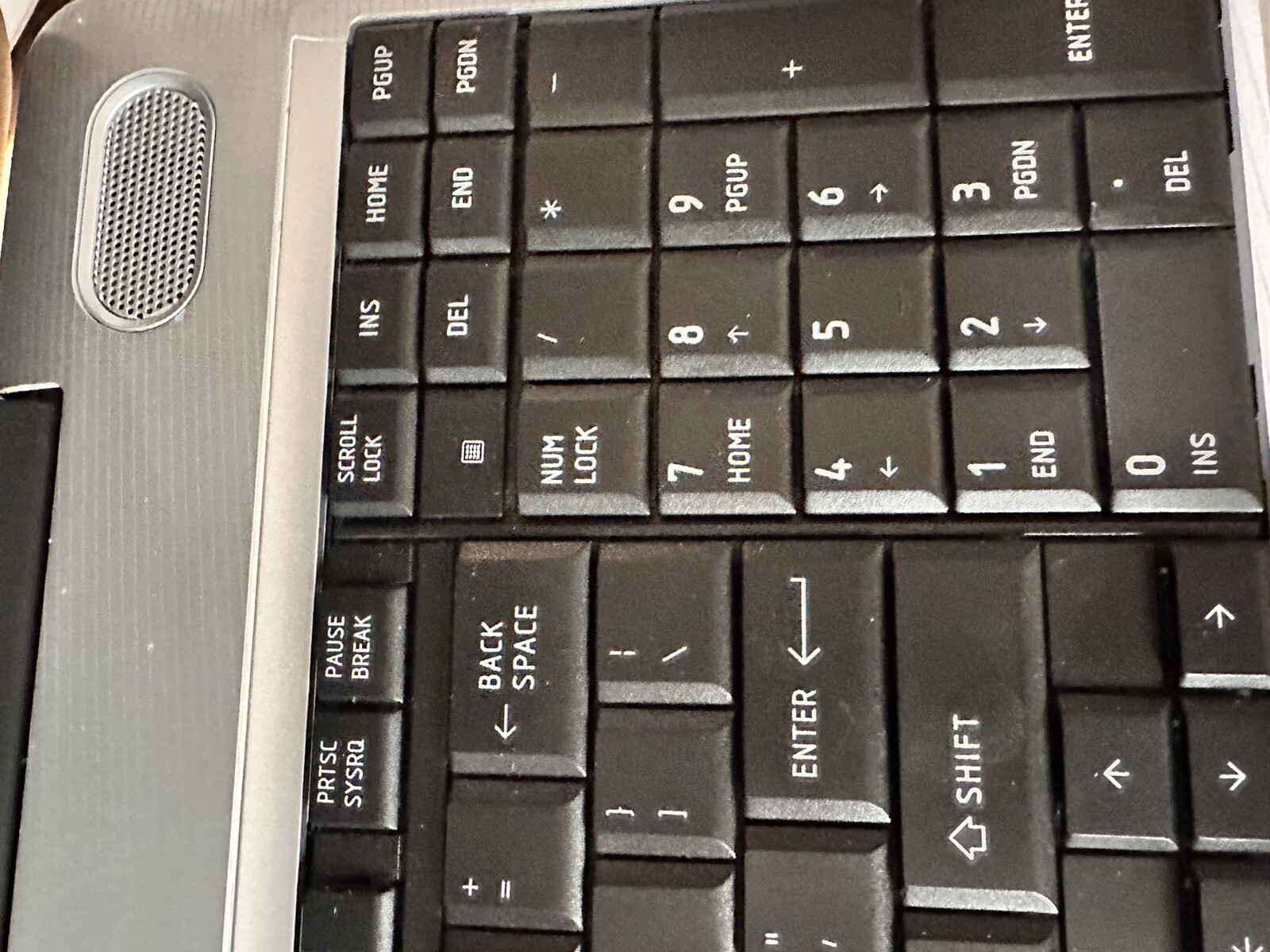 TOSHIBA Satellite L505-ES5015 Laptop