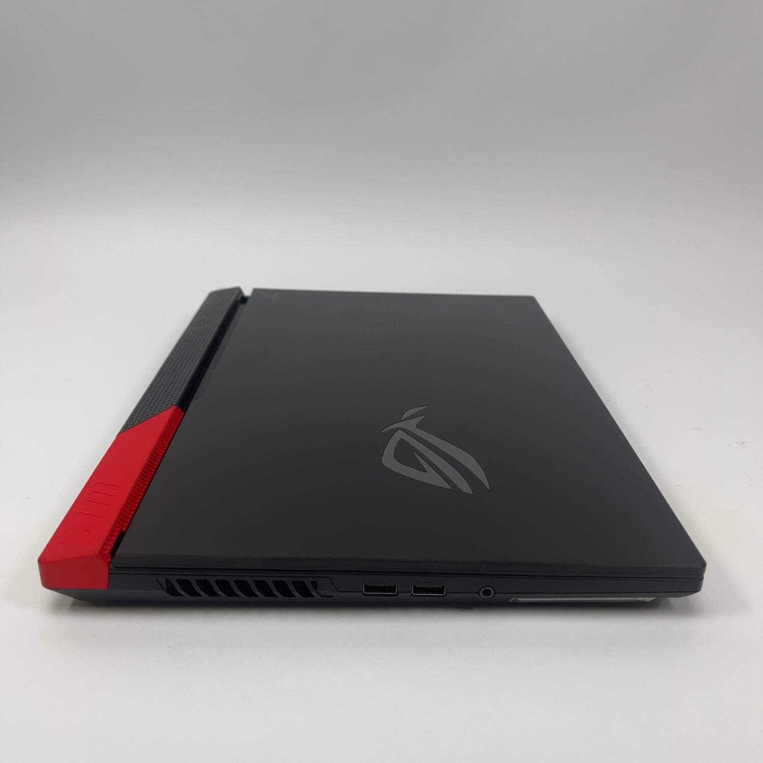 Asus ROG Strix G15 15.6″ Ryzen 9 5980HX 32GB RAM 512GB SSD AMD Radeon RX 6800M