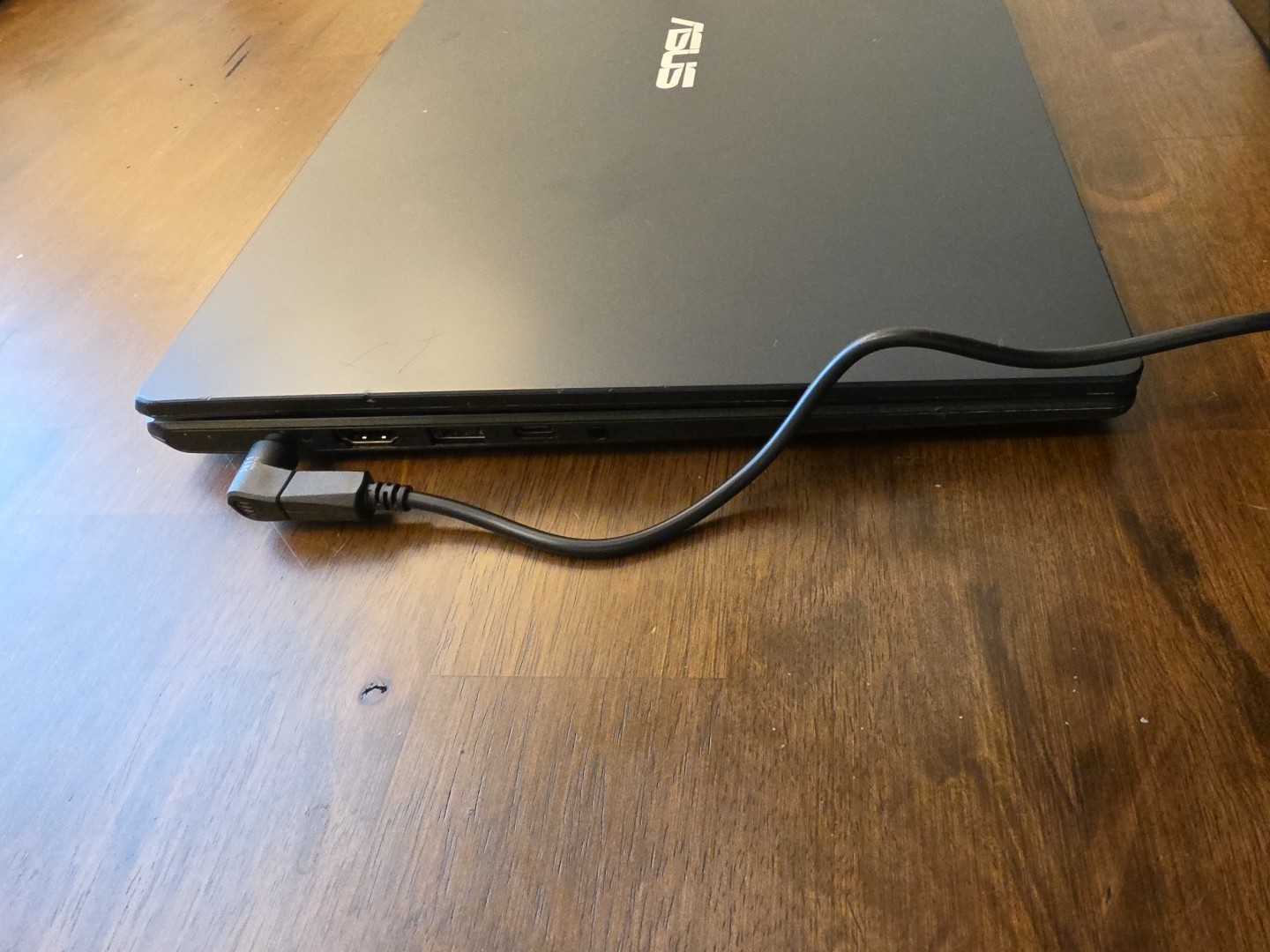 ASUS E510 15.6″ Full HD Laptop – BAD BATTERY,BADSCREEN FOR PARTS ONLY