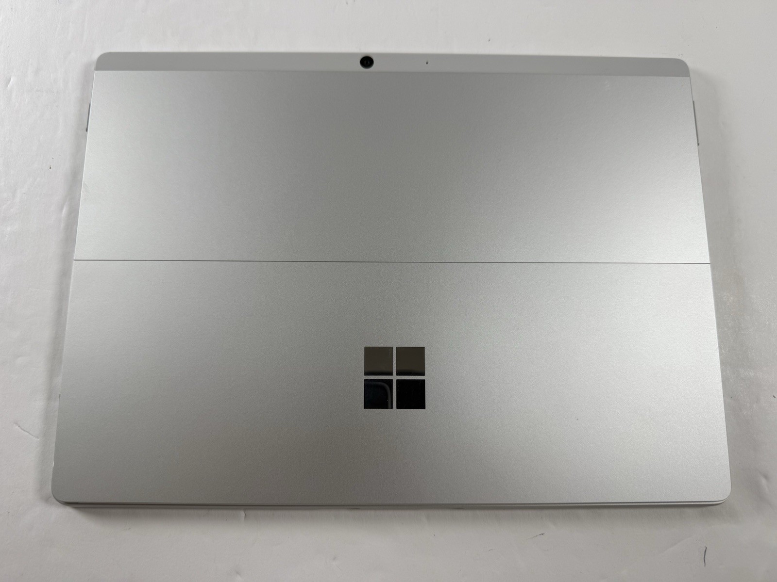 Microsoft Surface Pro 8 (1982) i5-1145G7 – 16GB RAM – 256GB 120Hz – Win 11 Pro
