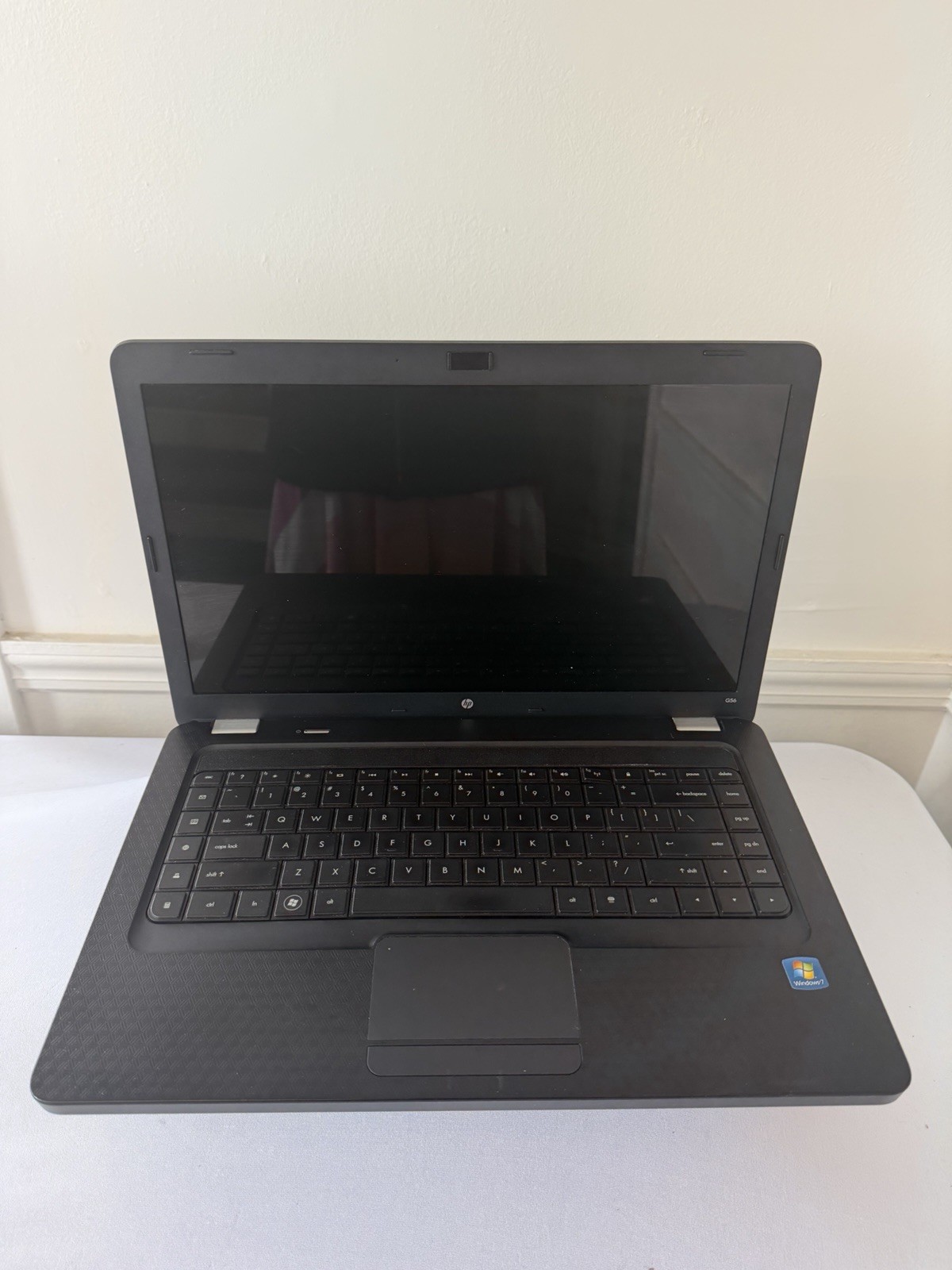 HP Notebook G56-129wm Laptop – Screen Leaks Light – Intel Celeron 900 – Read Des