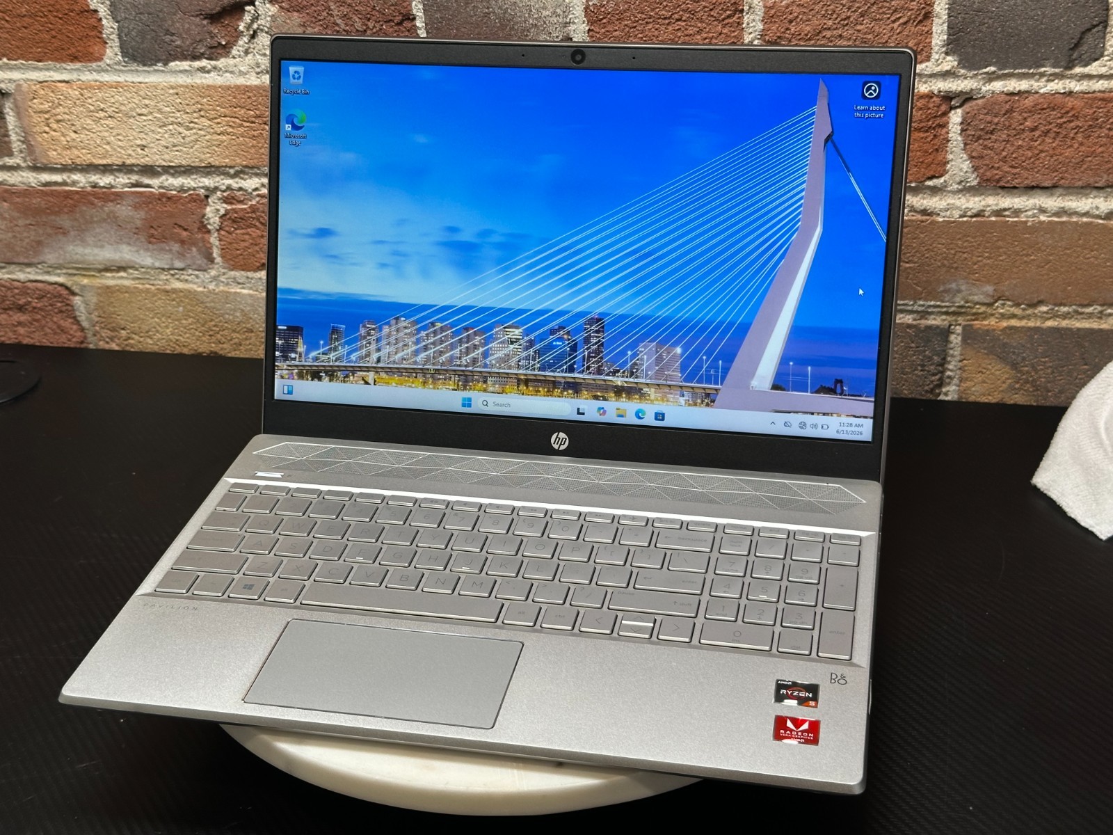 HP Pavilion 15.6″ Touch 15Z-CW100 Ryzen 5 3500U 2.1GHz 16GB RAM 256GB SSD – Fair