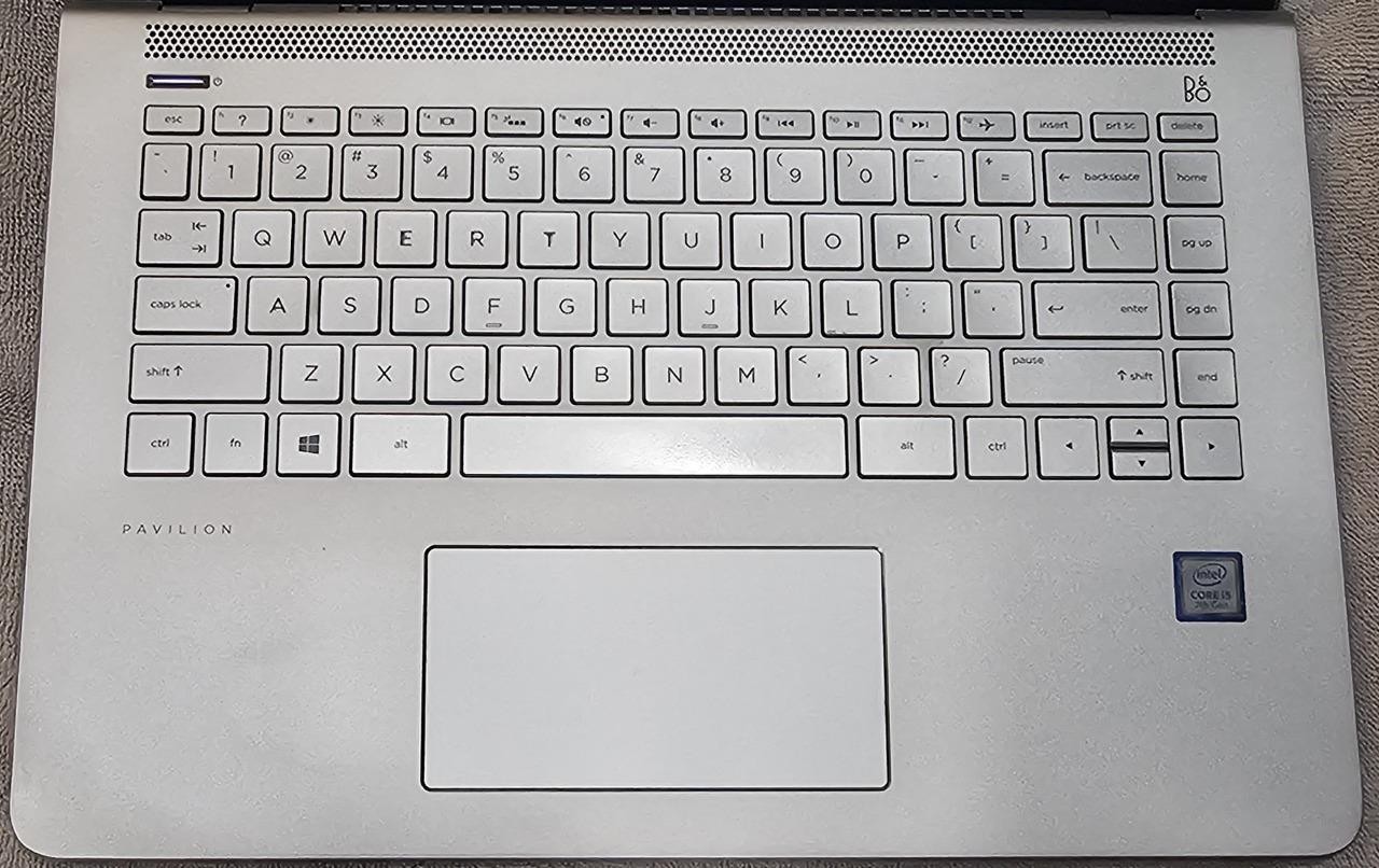 HP Pavilion 14-BK091ST (14-BK0XX) 14″ i5-7200U 12GB RAM 500GB HD WINDOWS 10