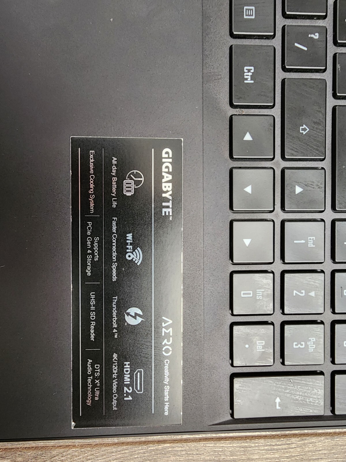 GIGABYTE AERO 15 15.6″ (1TB SSD, Intel Core i7-11800H, 2.3GHz, 16GB RAM, NVIDIA