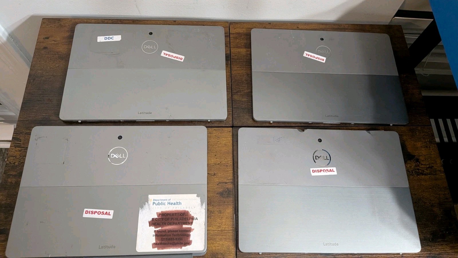 Dell Latitude 7200 2-in-1 I7, 256GB SSD Windows 11 CRACKED SCREEN LOT OF 4