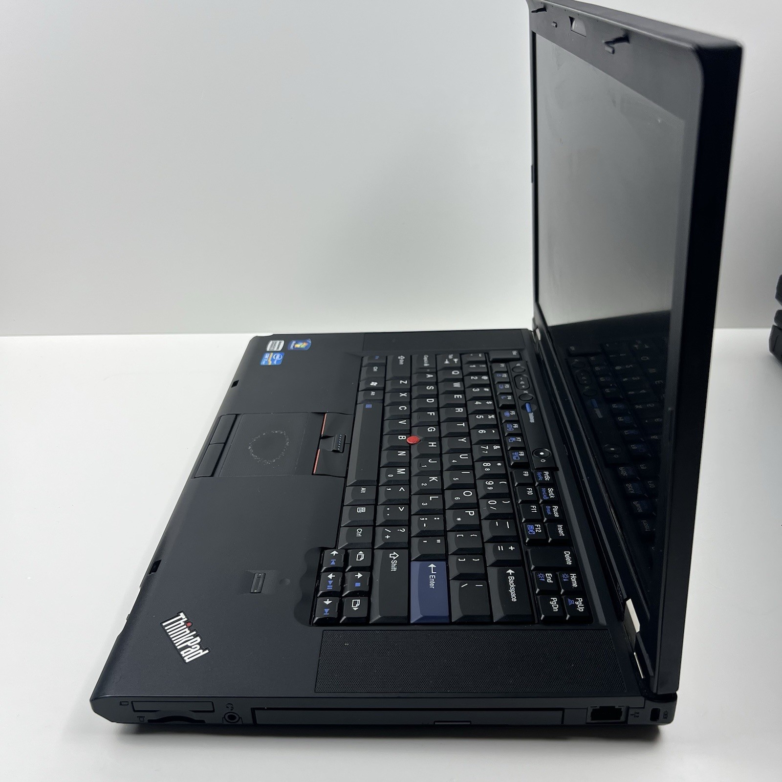 Lenovo ThinkPad T520 Intel i7-2640M 8GB 320GB HDD Linux Mint OS w/ Charger|ELP84