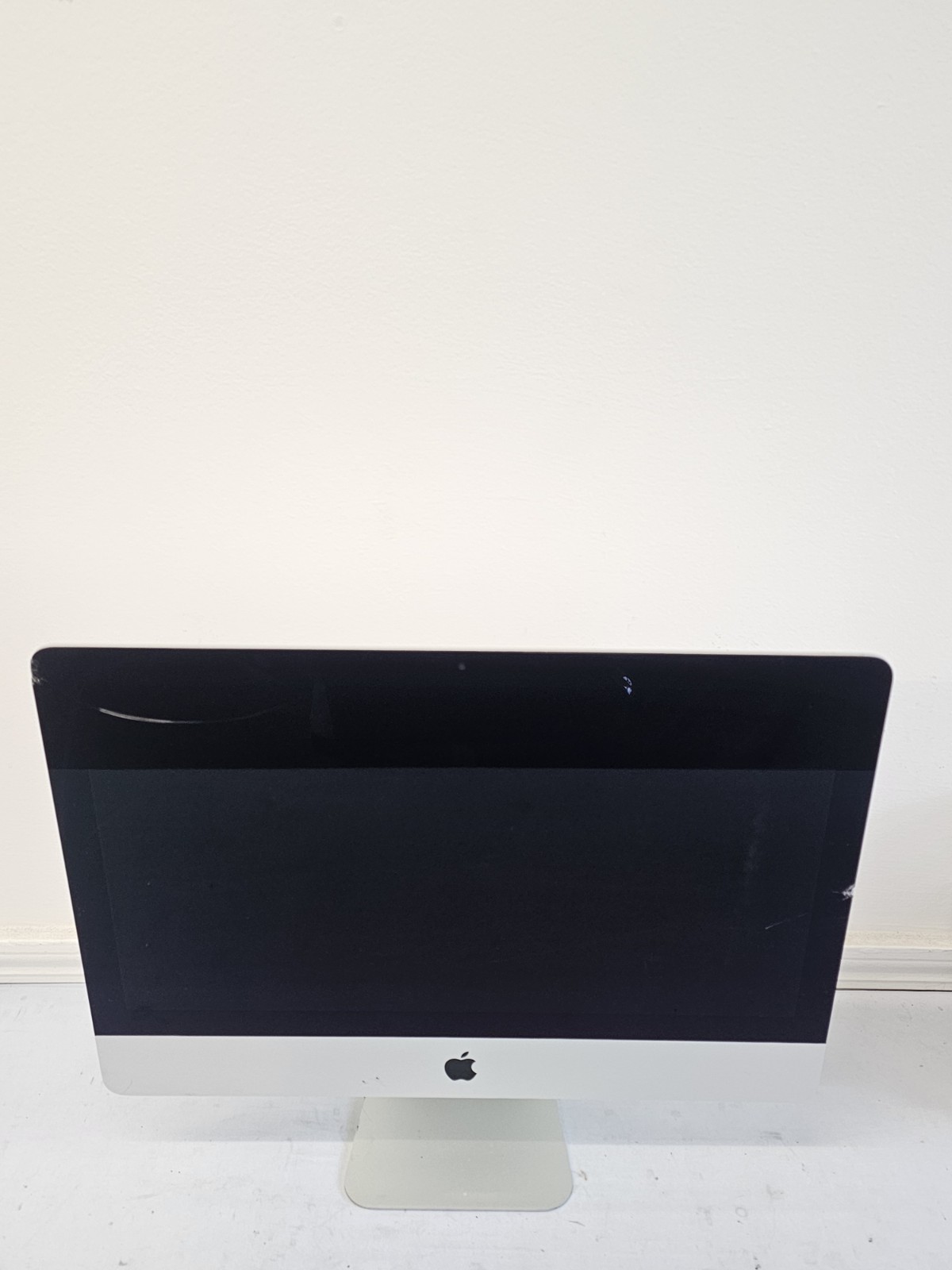 Apple iMac A1418 21.5″ 2017 – i7-7700 – 8GB RAM – 1TB HDD – Mac OS Ventura READ